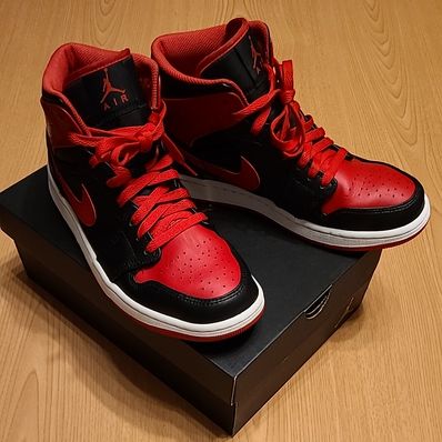 Nike Air Jordan 1 Mid "Bred Toe"