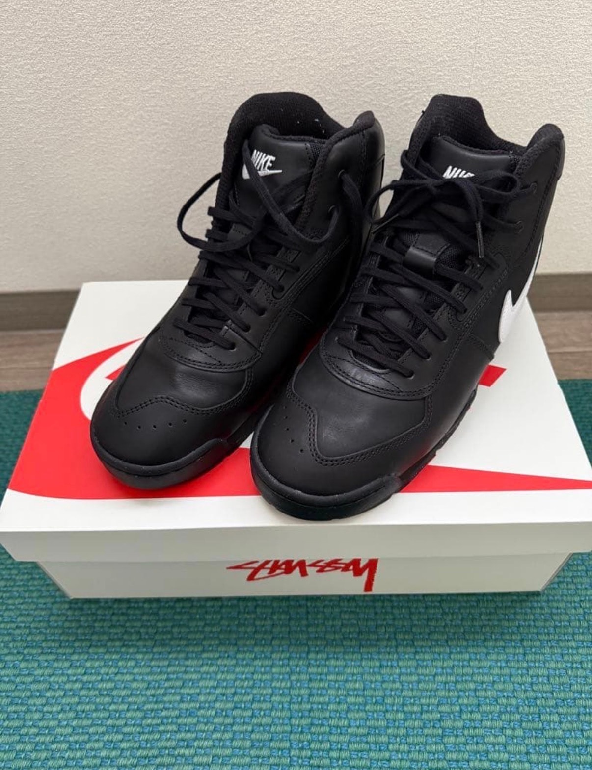 ステューシー × ナイキ バルトロ ハイ "ブラック/ホワイト"