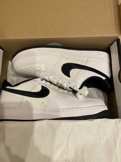 Nike Air Force 1 Low '07 LV8 "World Champ/White and Black"