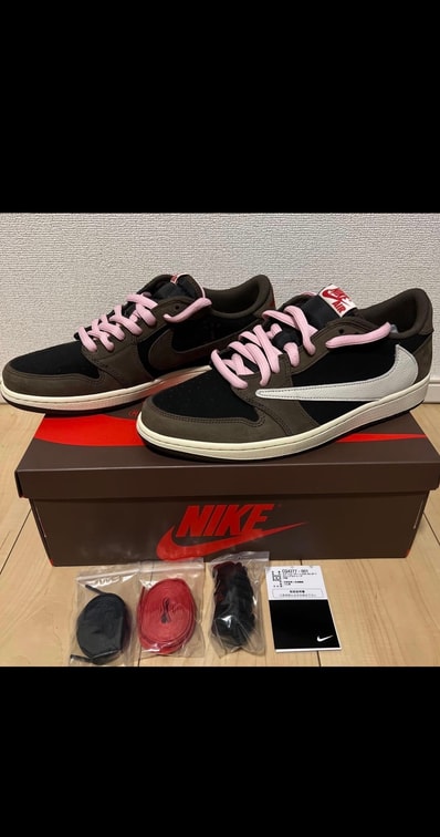 Travis Scott × Nike Air Jordan 1 Low OG SP-T "Black/Dark Mocha"