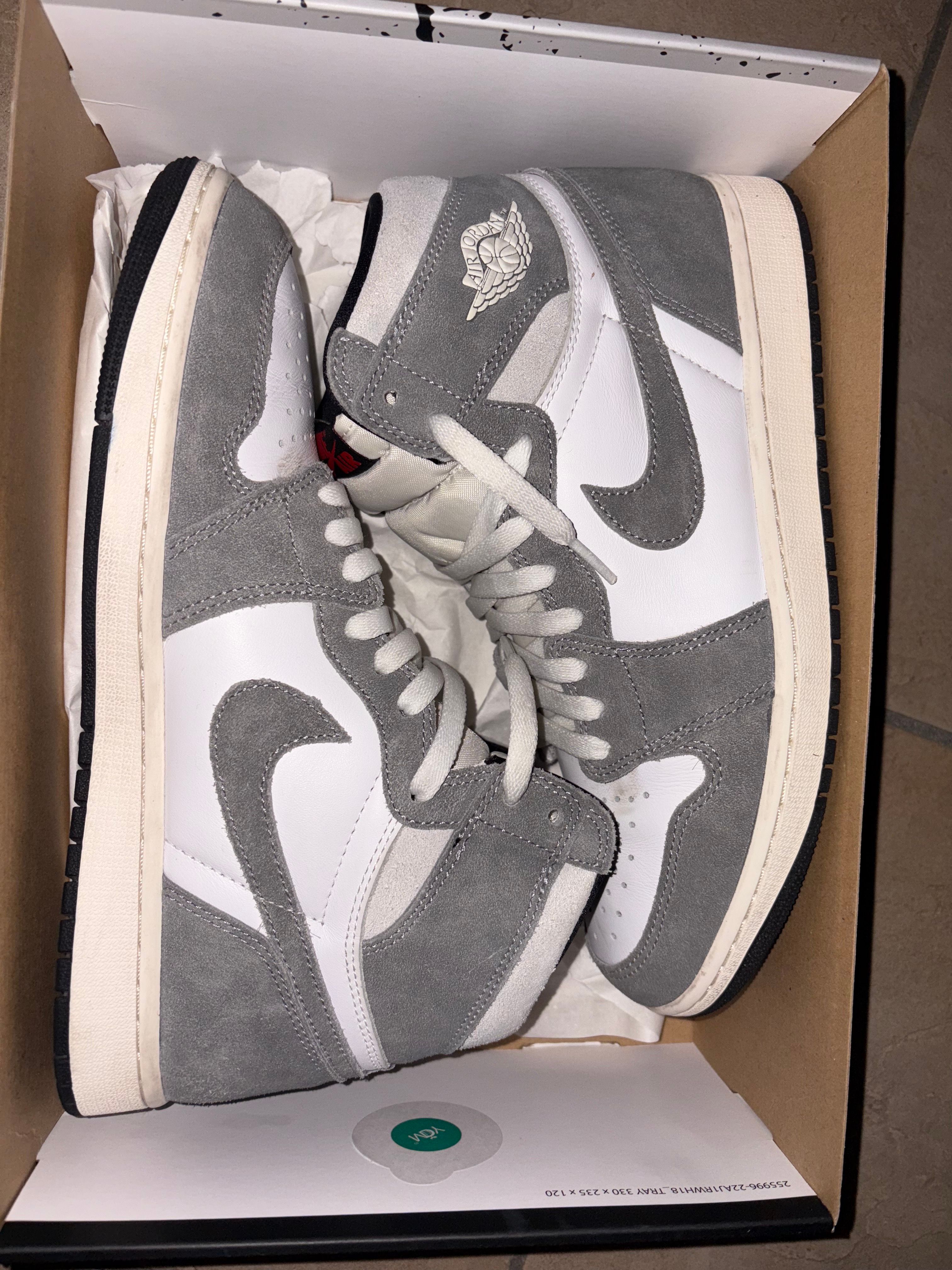 Nike Air Jordan 1 Retro High OG "Black and Smoke Grey"