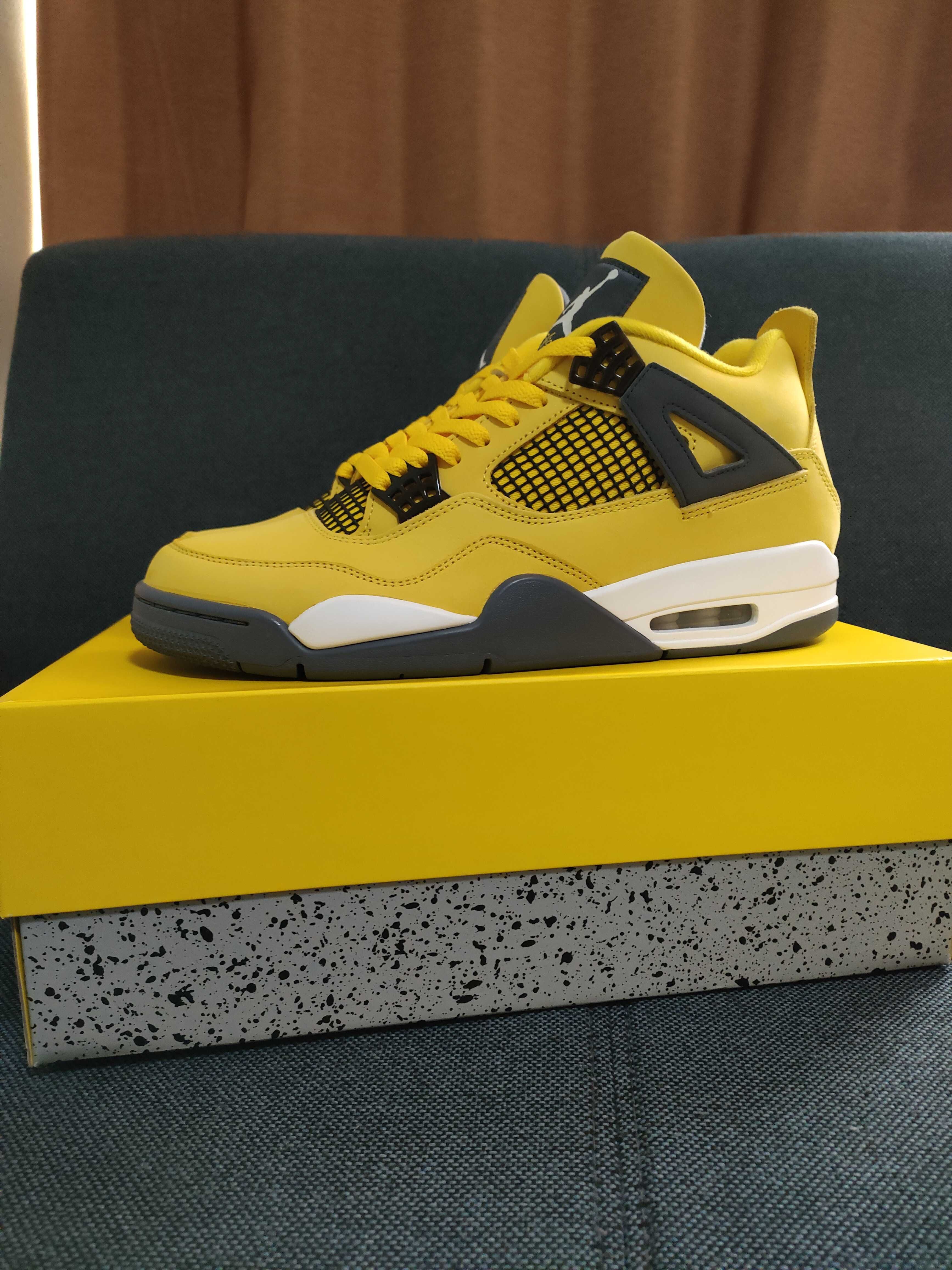 Nike Air Jordan 4 "Tour Yellow"