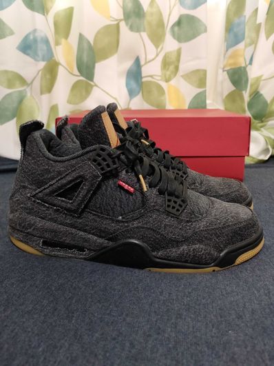 Nike × Levi's Air Jordan 4 "Black Denim" (Tag: LEVIS®)