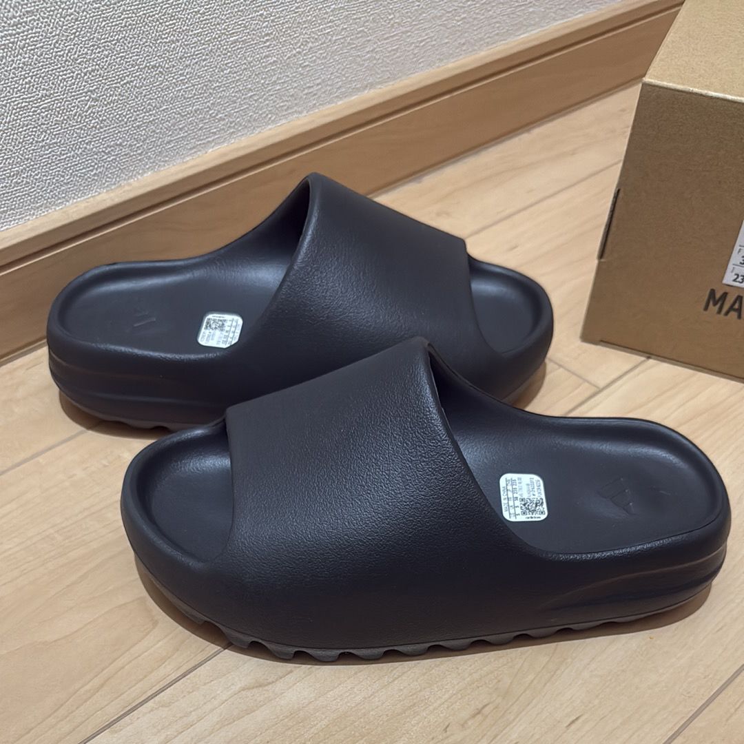 Yeezy Slide (イージー スライド) 人気の新作/中古通販
