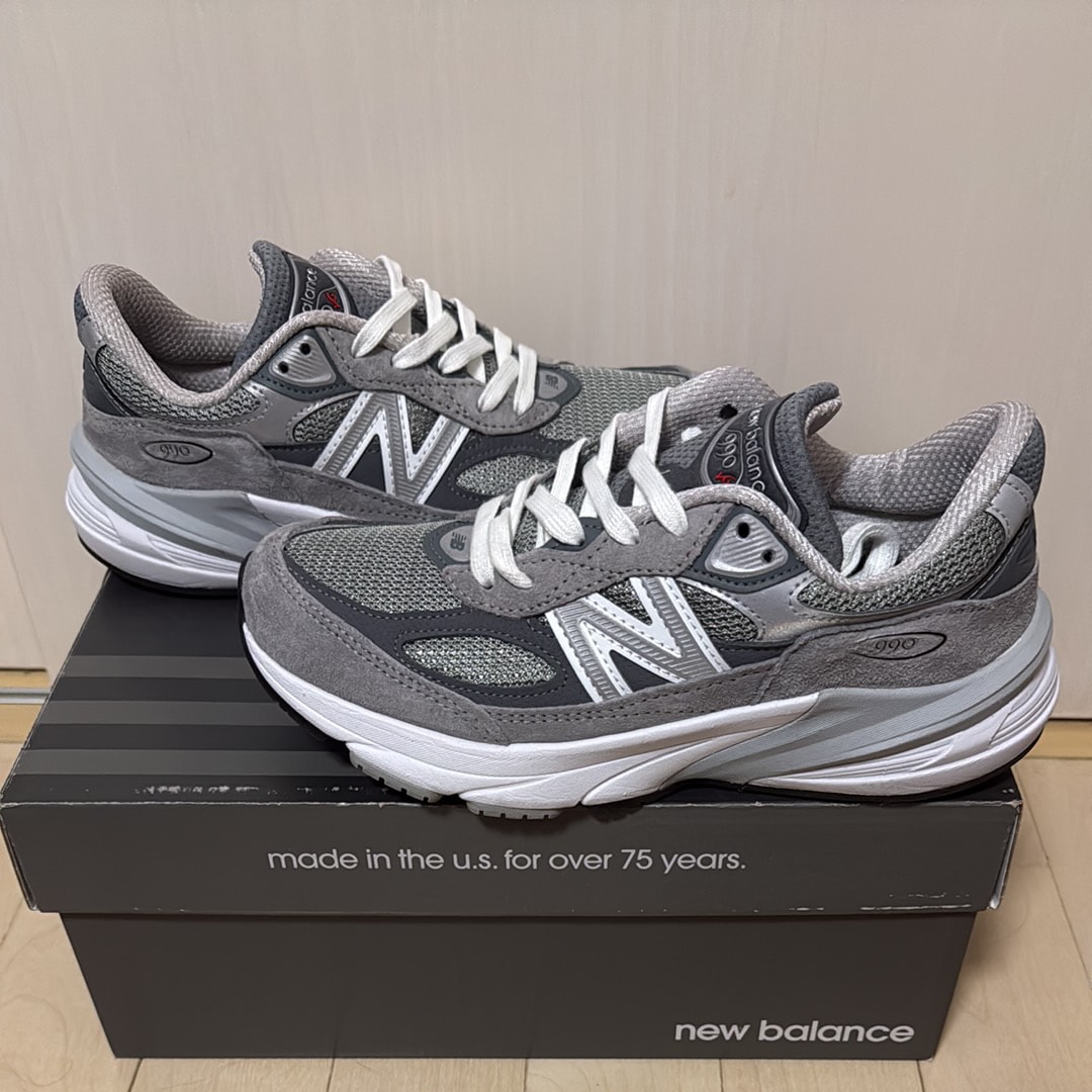 ニューバランス ウィメンズ 990V6 "グレー" (ヒールNBロゴ)