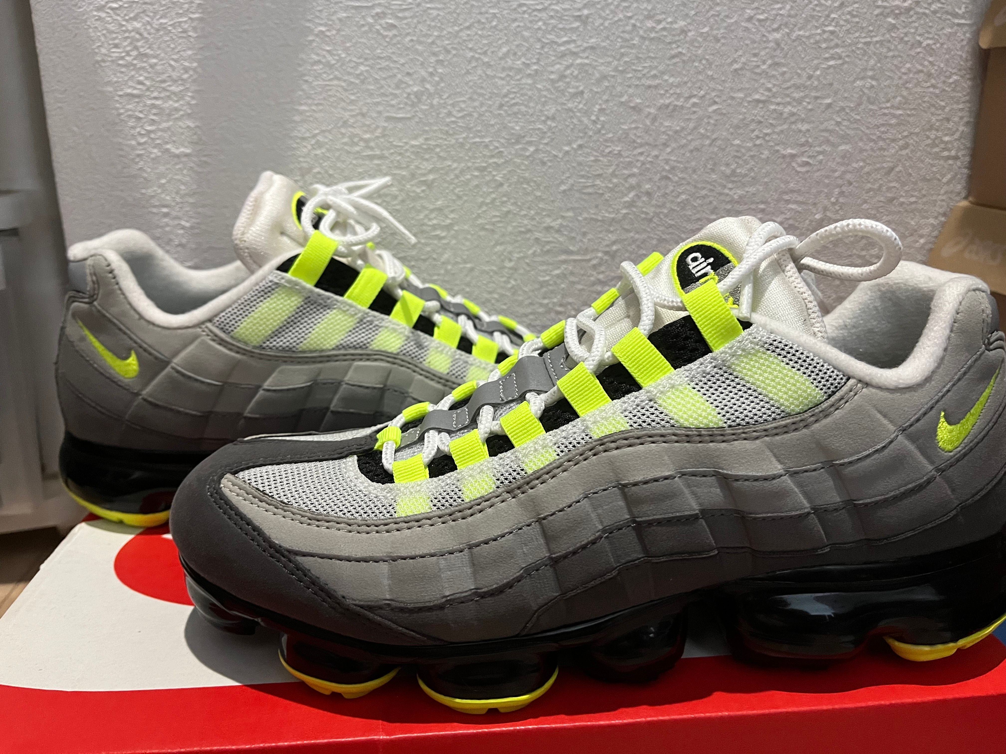 Nike Air Vapormax 95 "Neon"