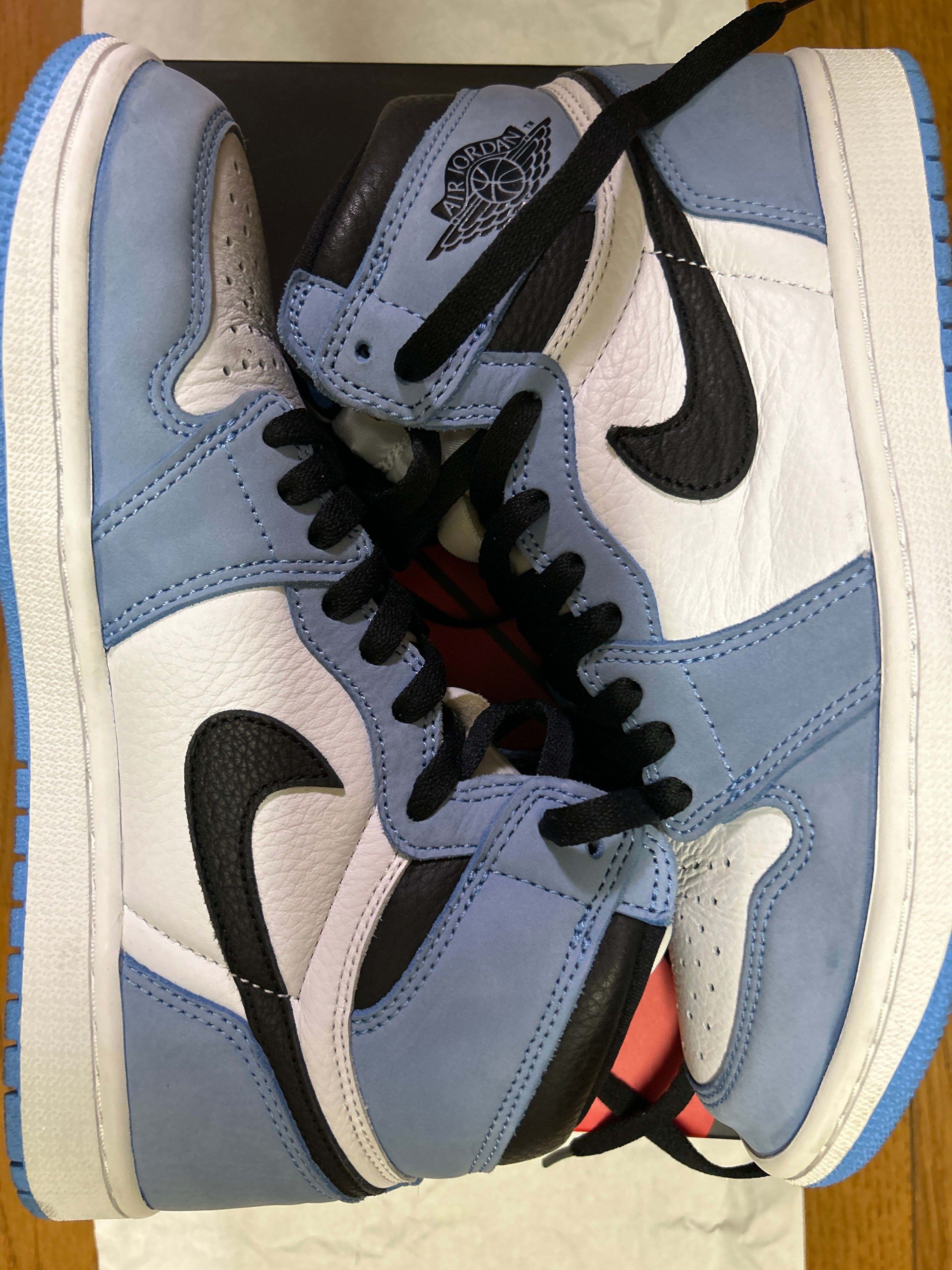 Nike Air Jordan 1 High OG "University Blue"