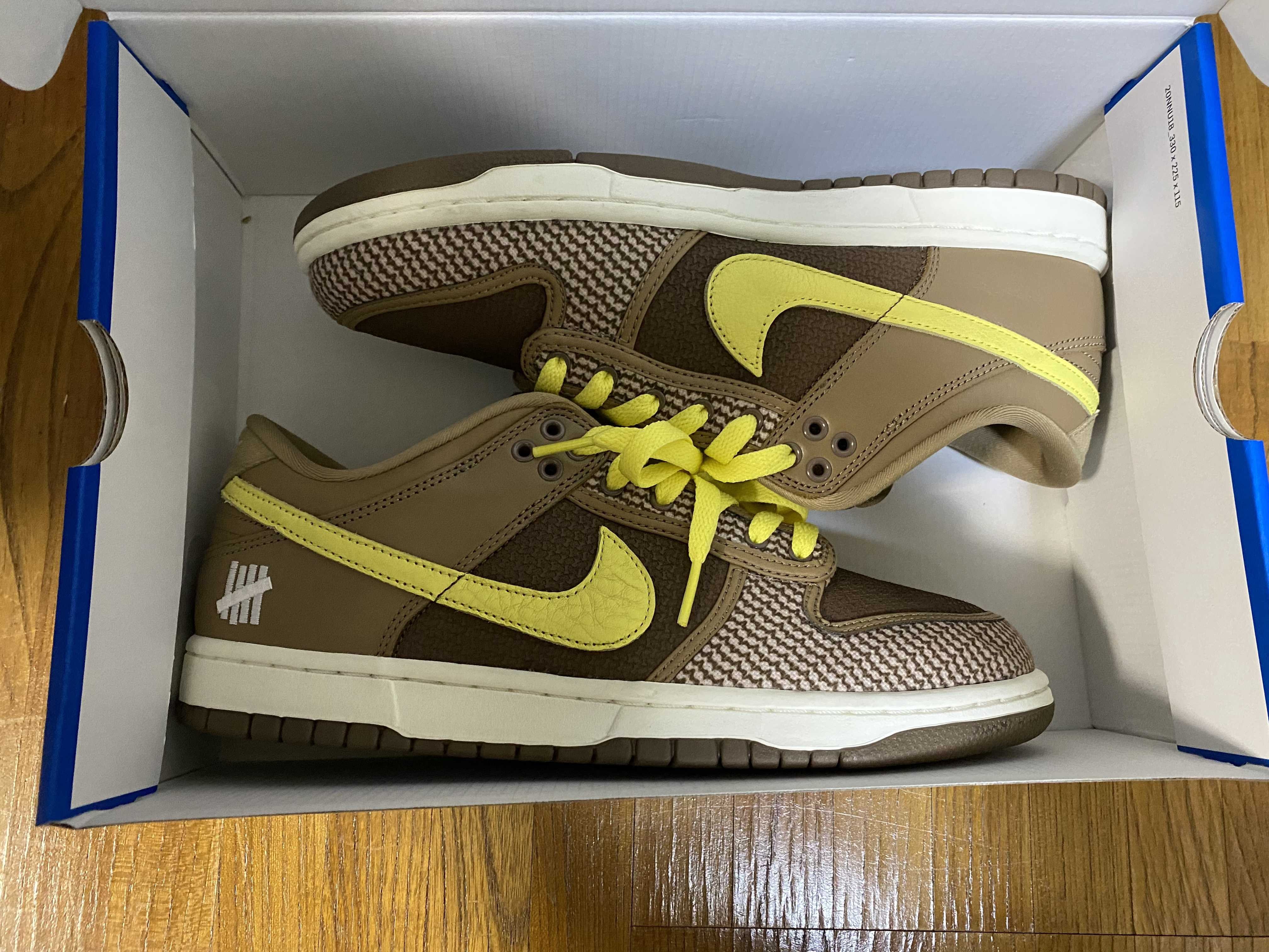 UNDEFEATED × Nike Dunk Low SP  "Canteen/Lemon Frost/Palomino"