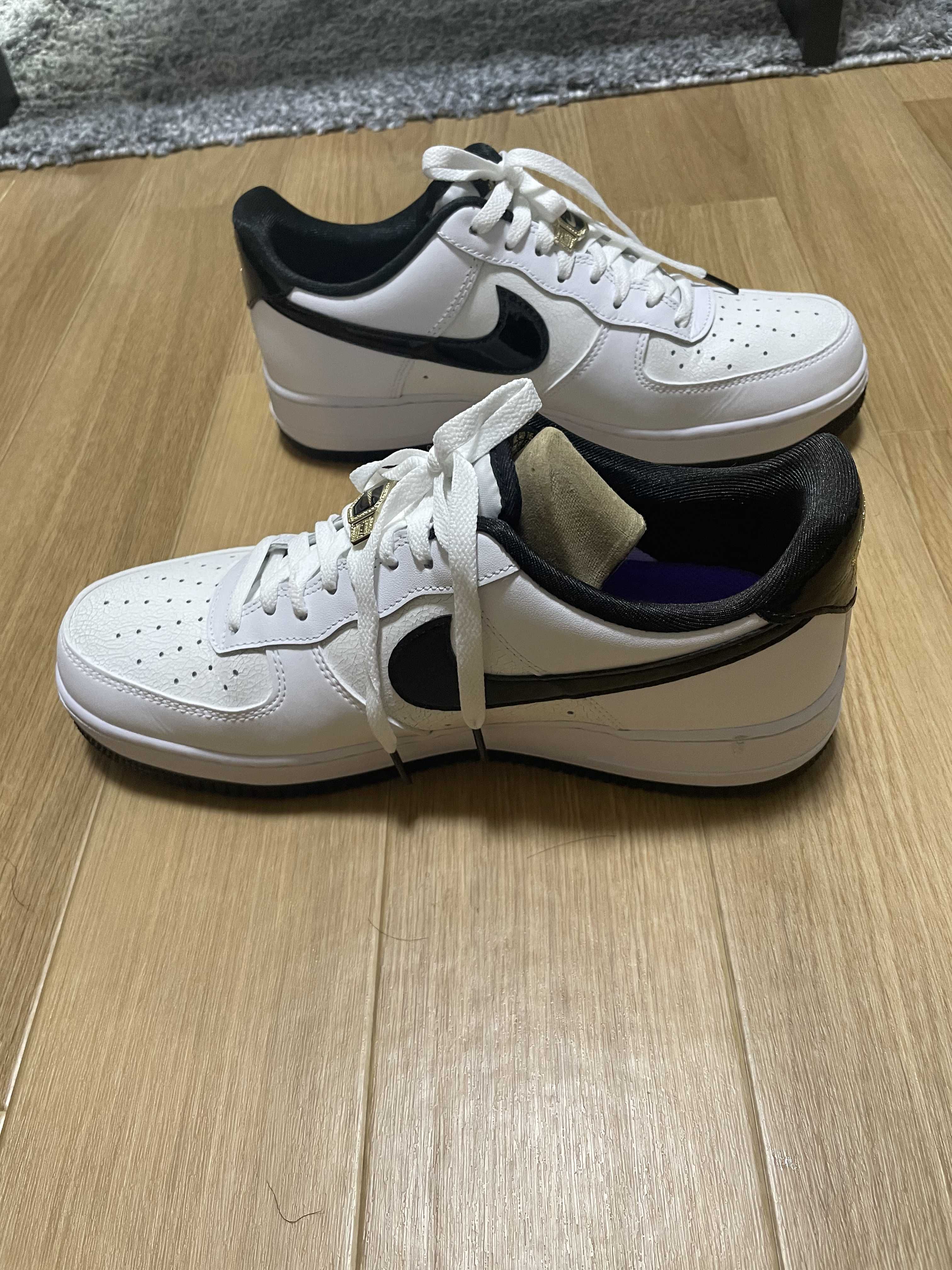 Nike Air Force 1 Low '07 LV8 "World Champ/White and Black"