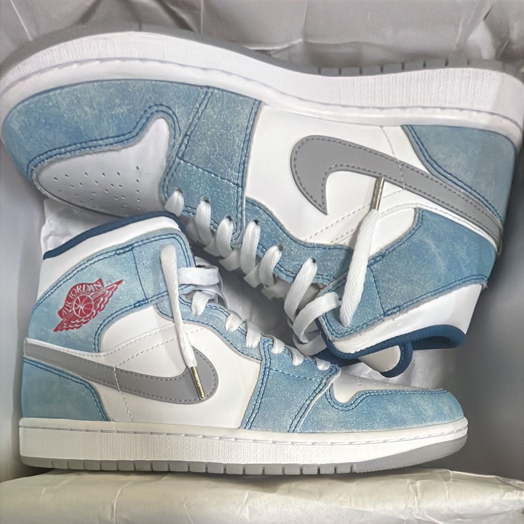 Nike Air Jordan 1 Mid SE "White/Hyper Royal/Red"