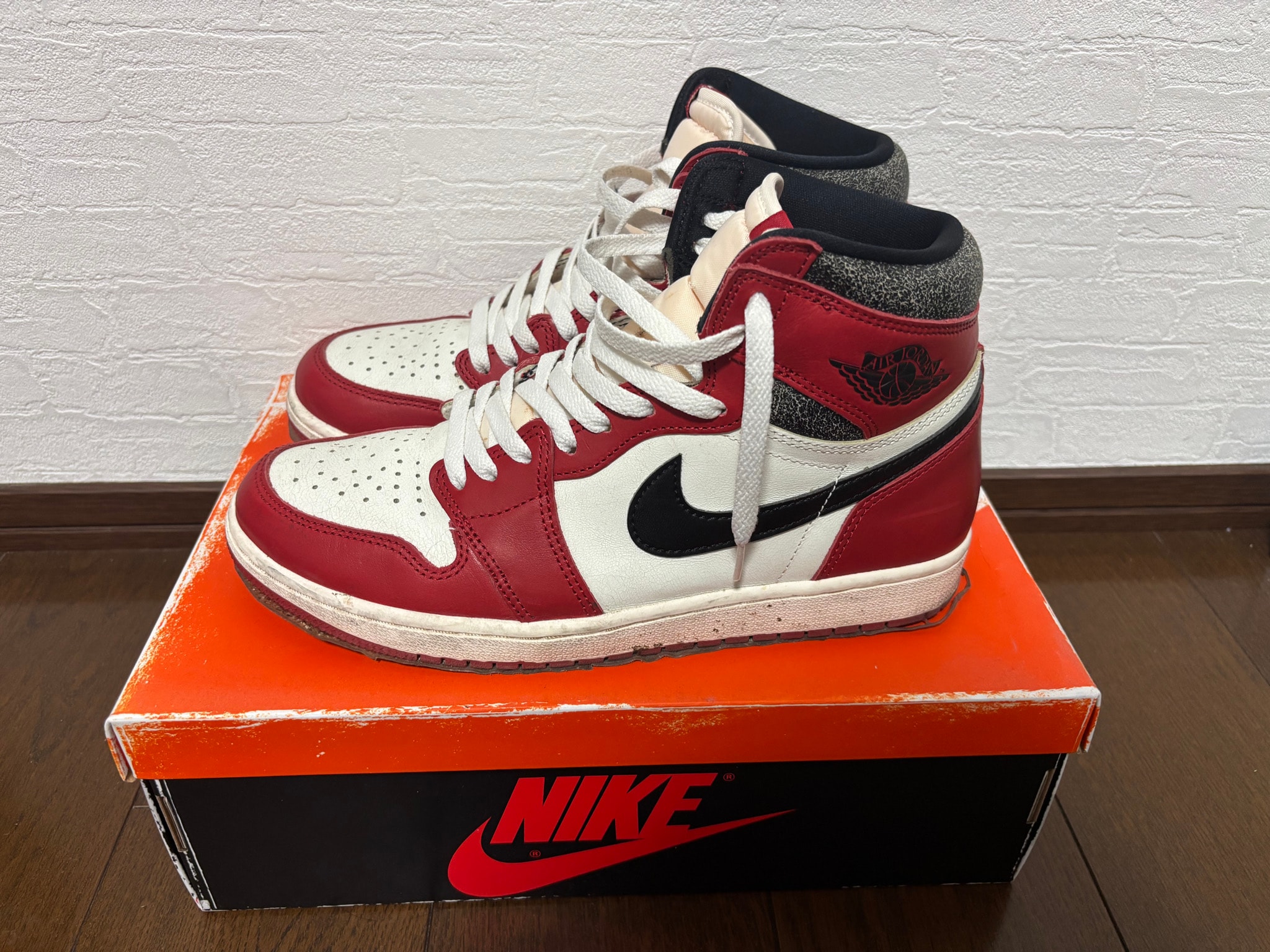 Nike Air Jordan 1 High OG "Lost & Found/Chicago"