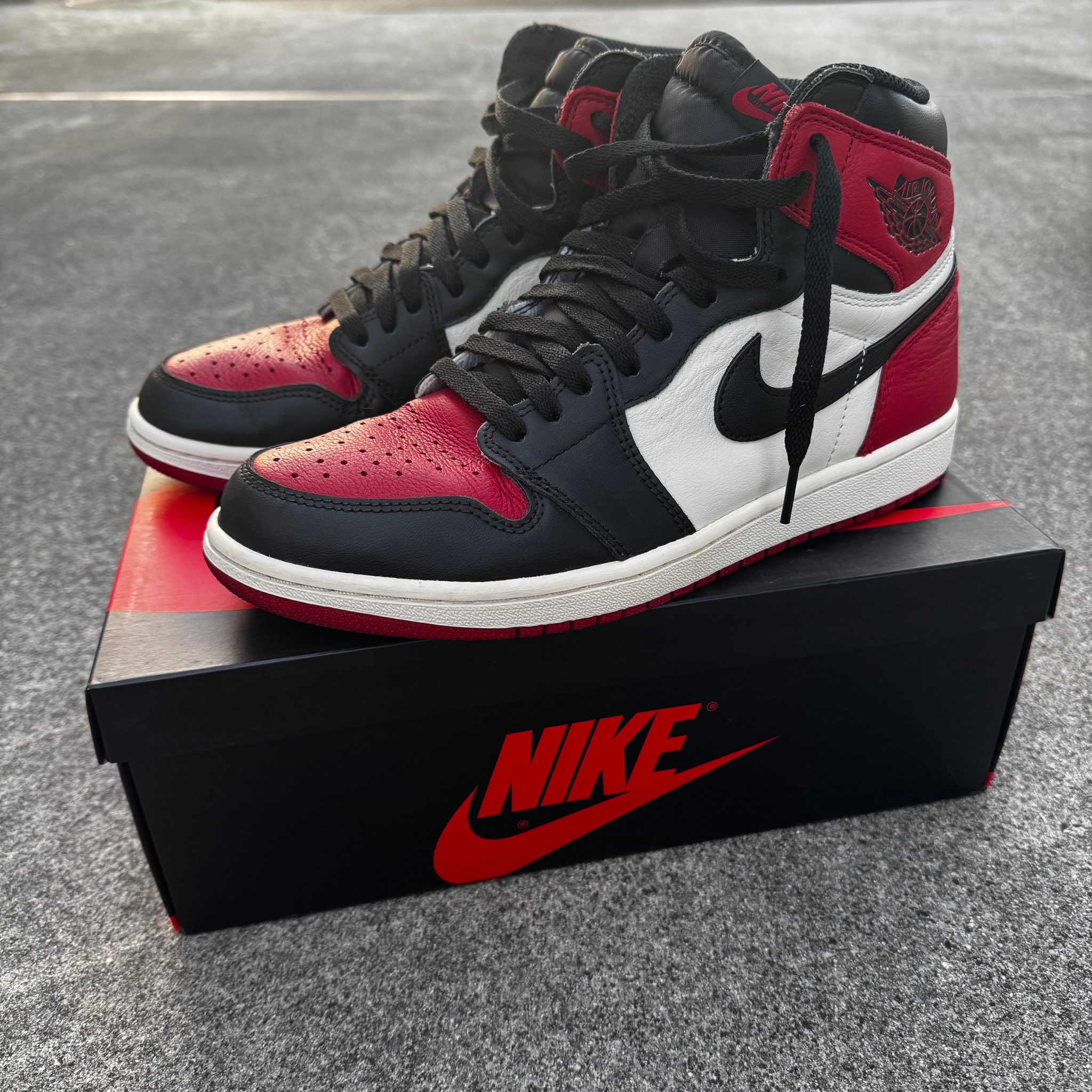 Nike Air Jordan 1 Retro High OG "Bred Toe"