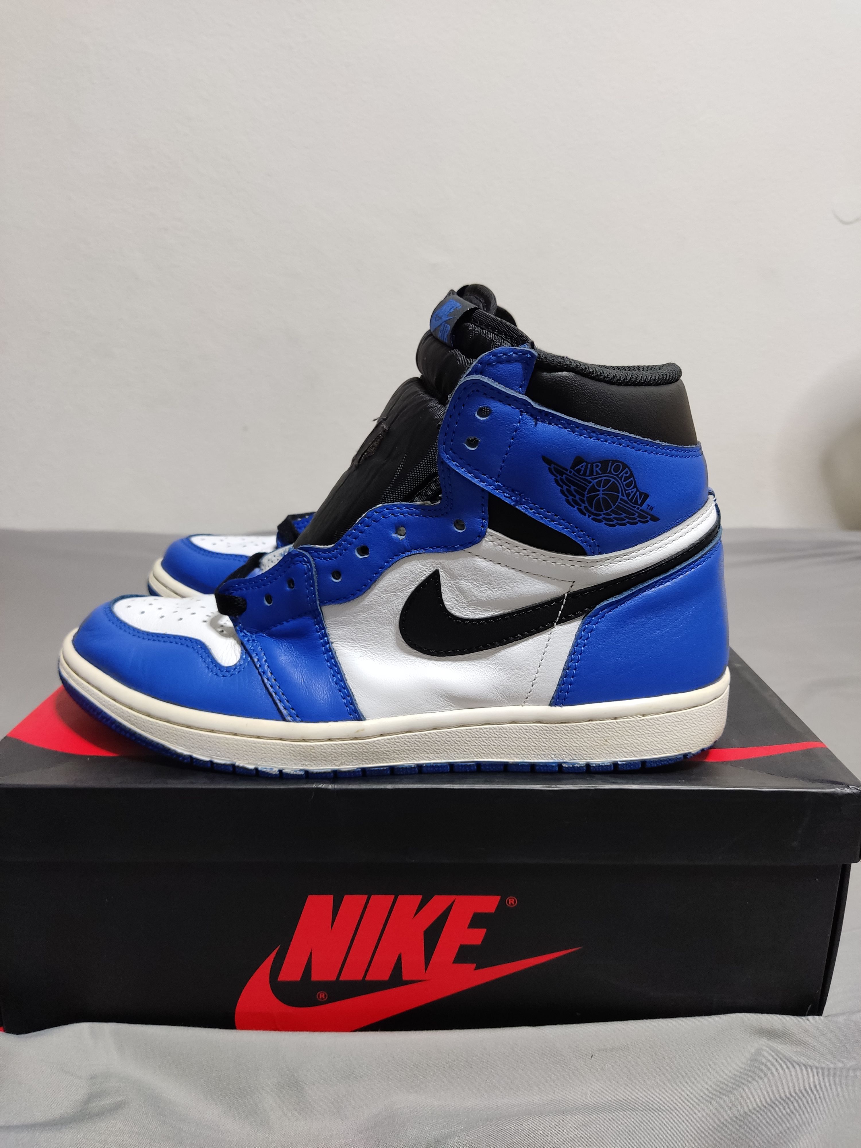 Nike Air Jordan 1 Retro High OG "Game Royal"