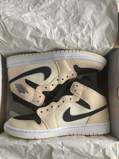 NIKE Women's AIR JORDAN 1 MID "GUAVA ICE"