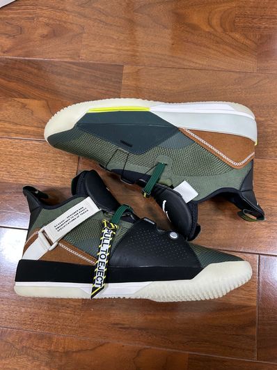 Travis Scott × Nike Air Jordan 33 NRG "Cactus Jack"