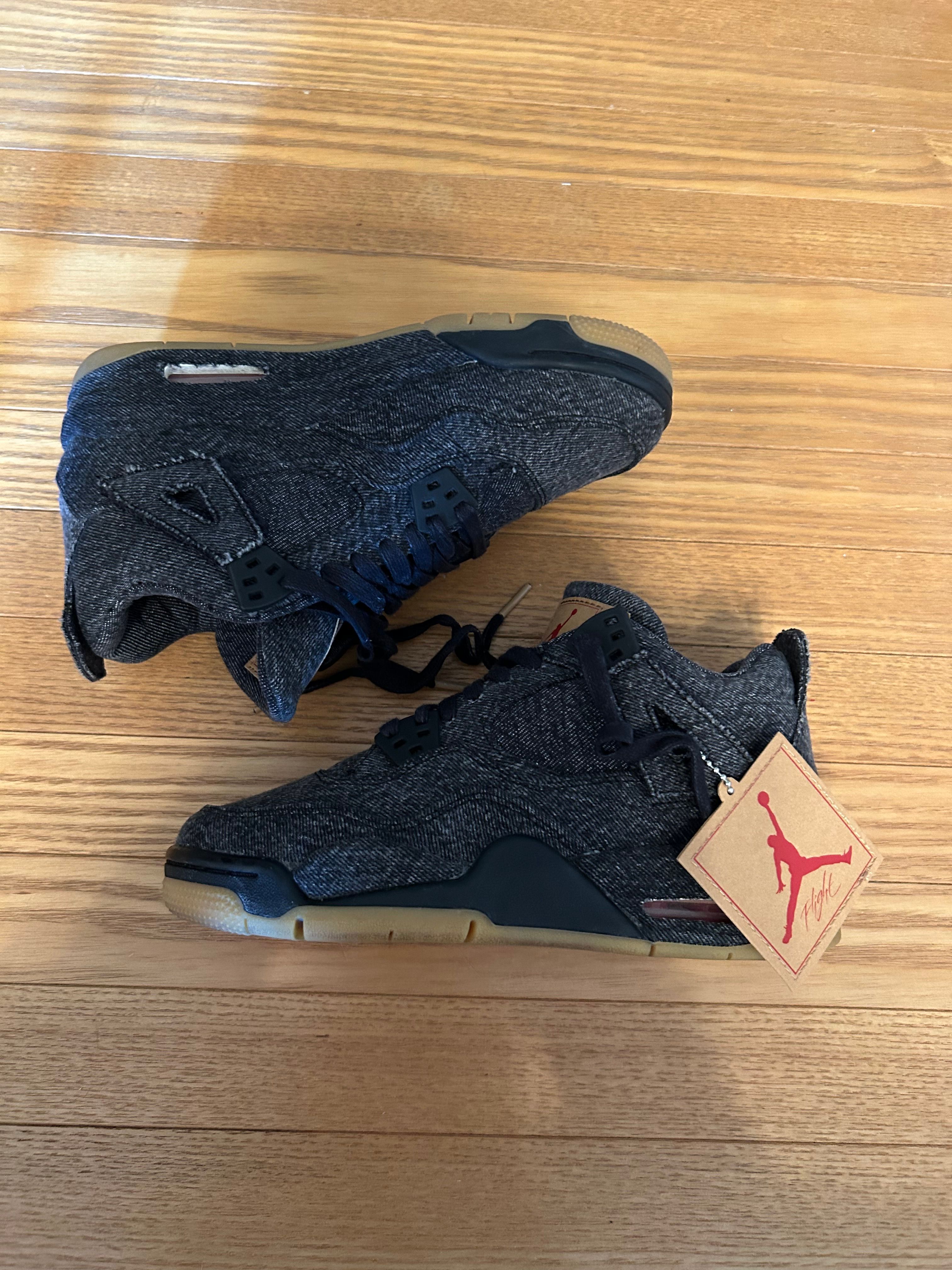 LEVI’S × NIKE GS AIR JORDAN 4 BG "BLACK DENIM"(タグ:LEVIS®)