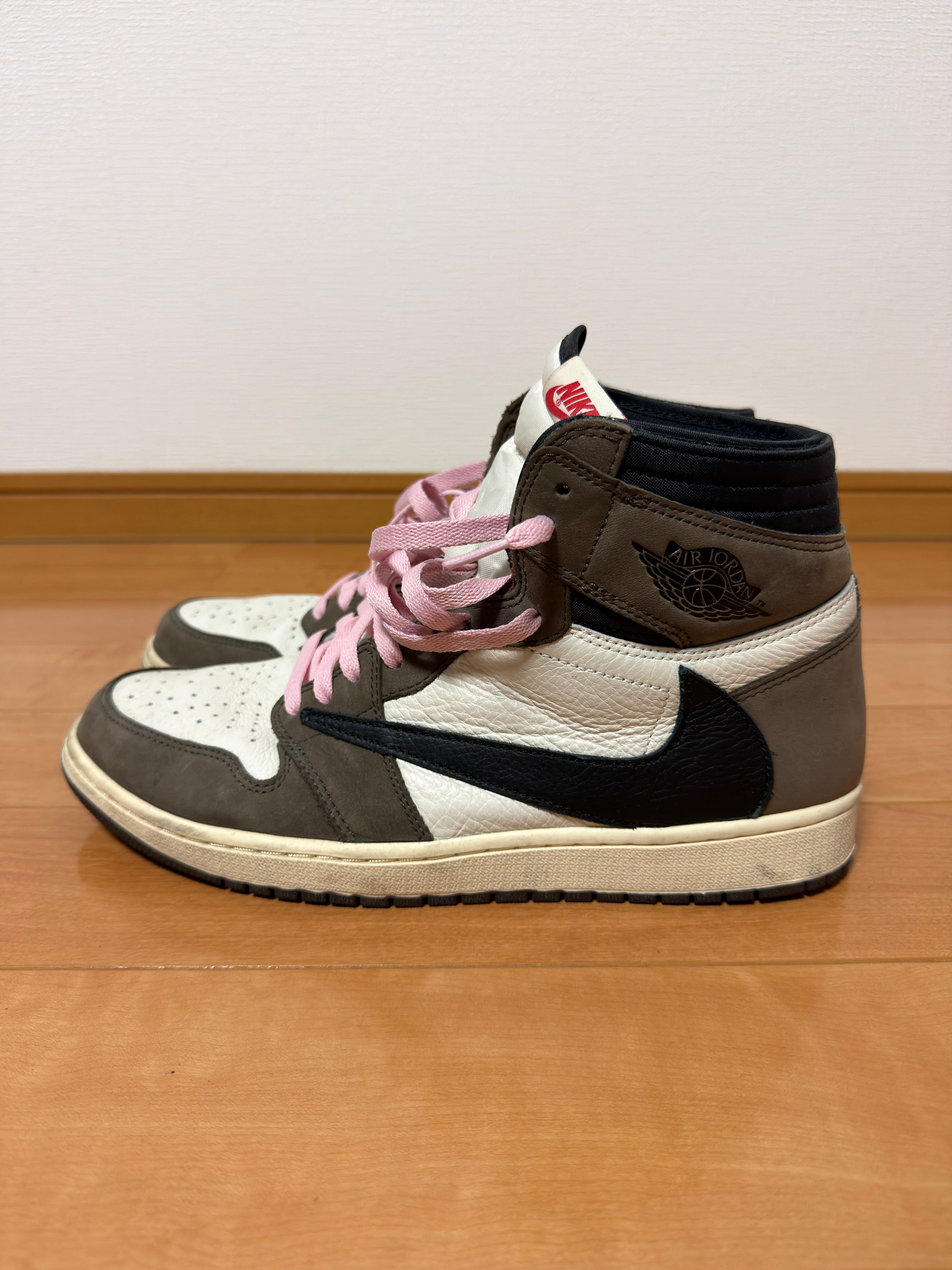 Travis Scott × Nike Air Jordan 1 Retro High OG TS SP "Sail/Dark Mocha"