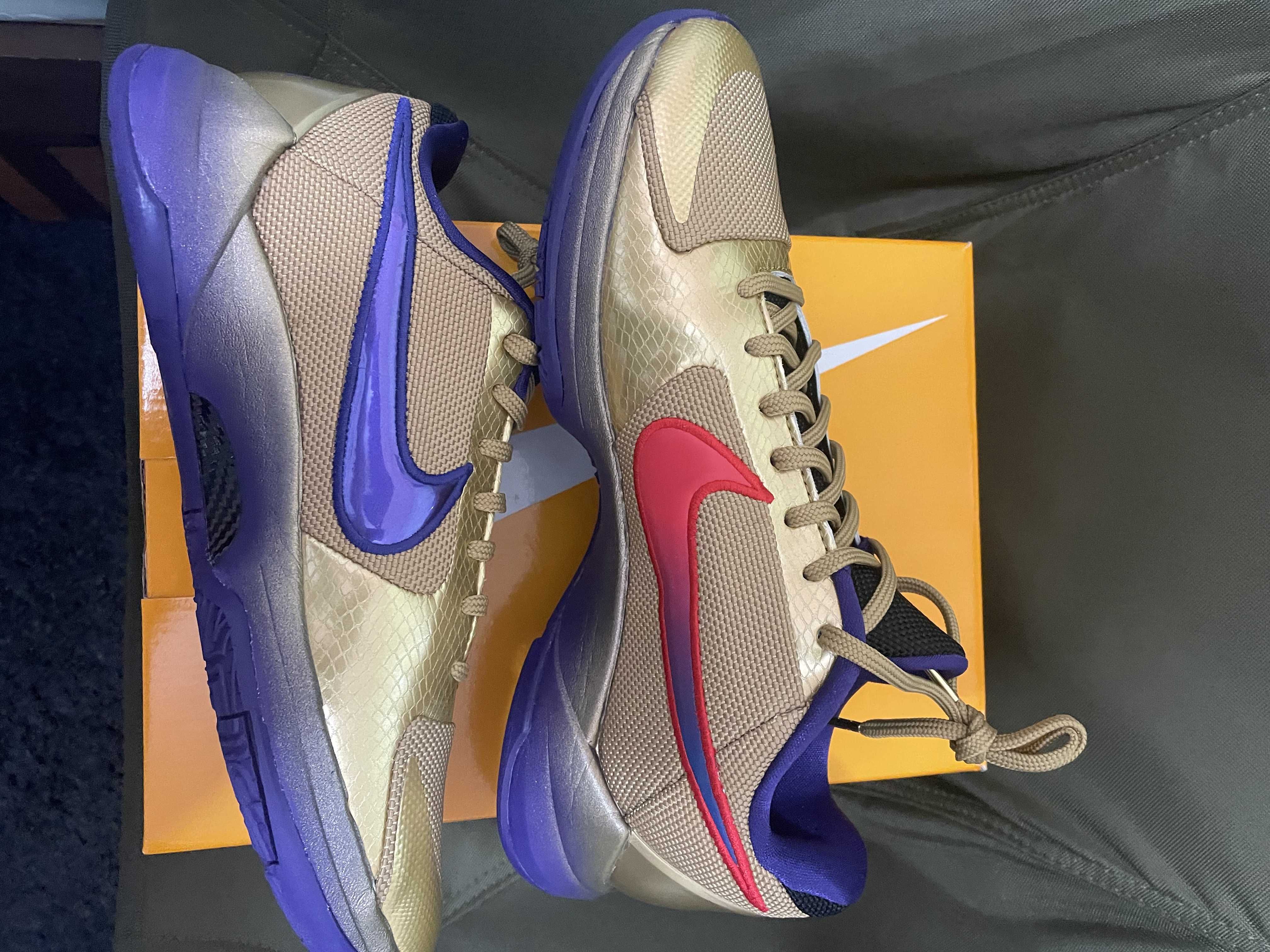 UNDEFEATED × Nike Kobe 5 Protro "Hall Of Fame"