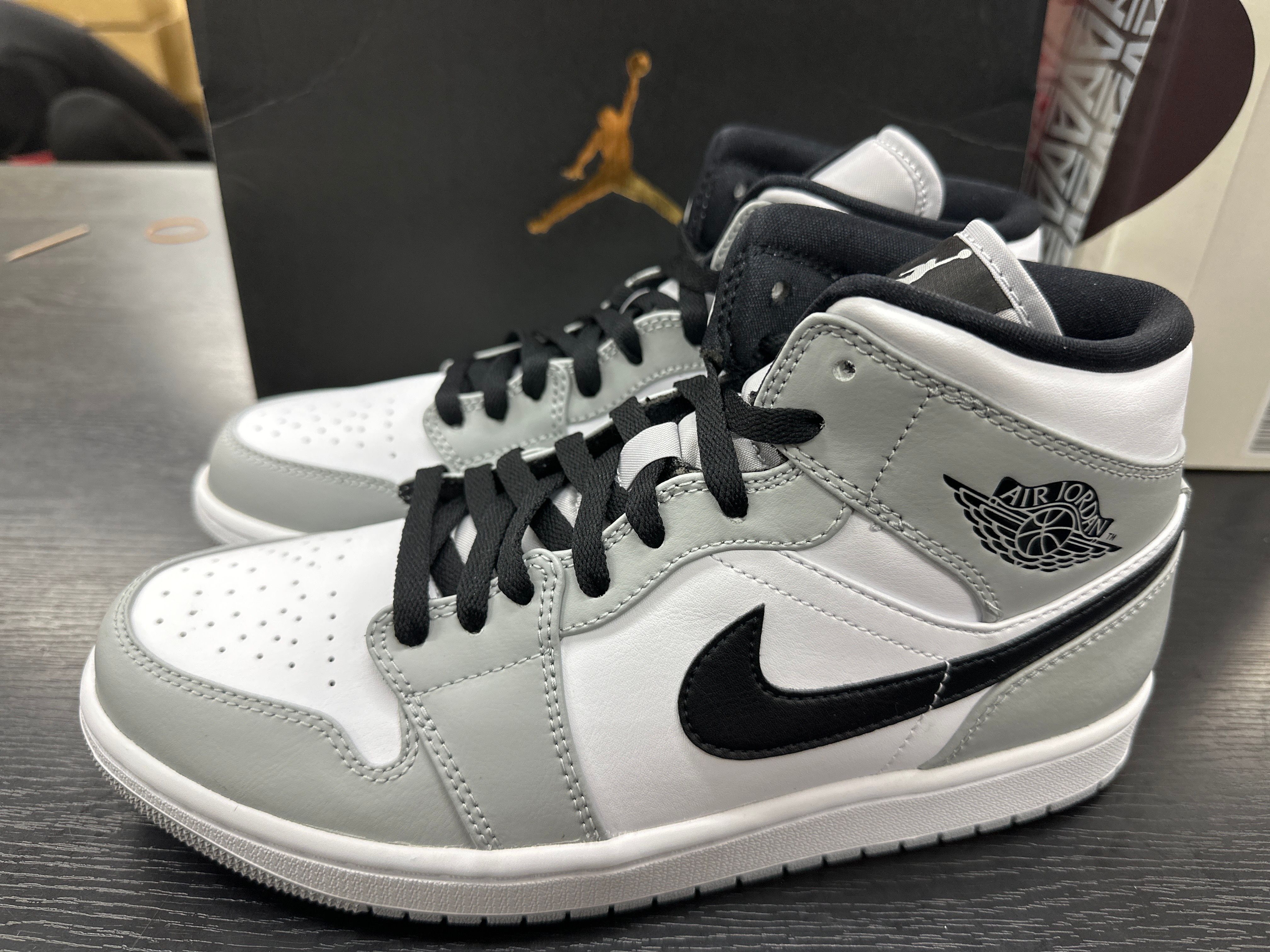 Nike Air Jordan 1 Mid "Light Smoke Grey/White/Black"