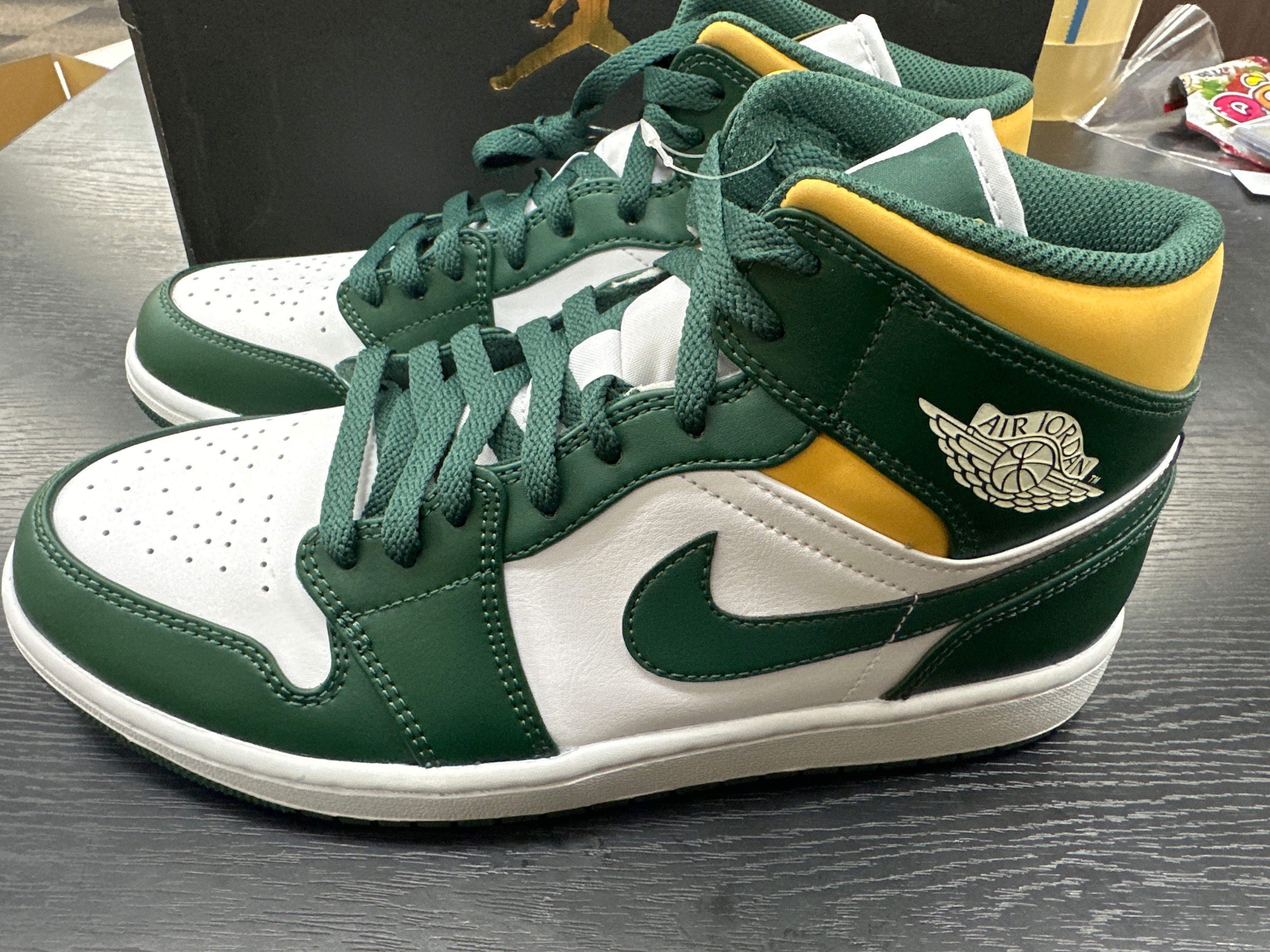 Nike Air Jordan 1 Mid "Seattle Supersonics" 