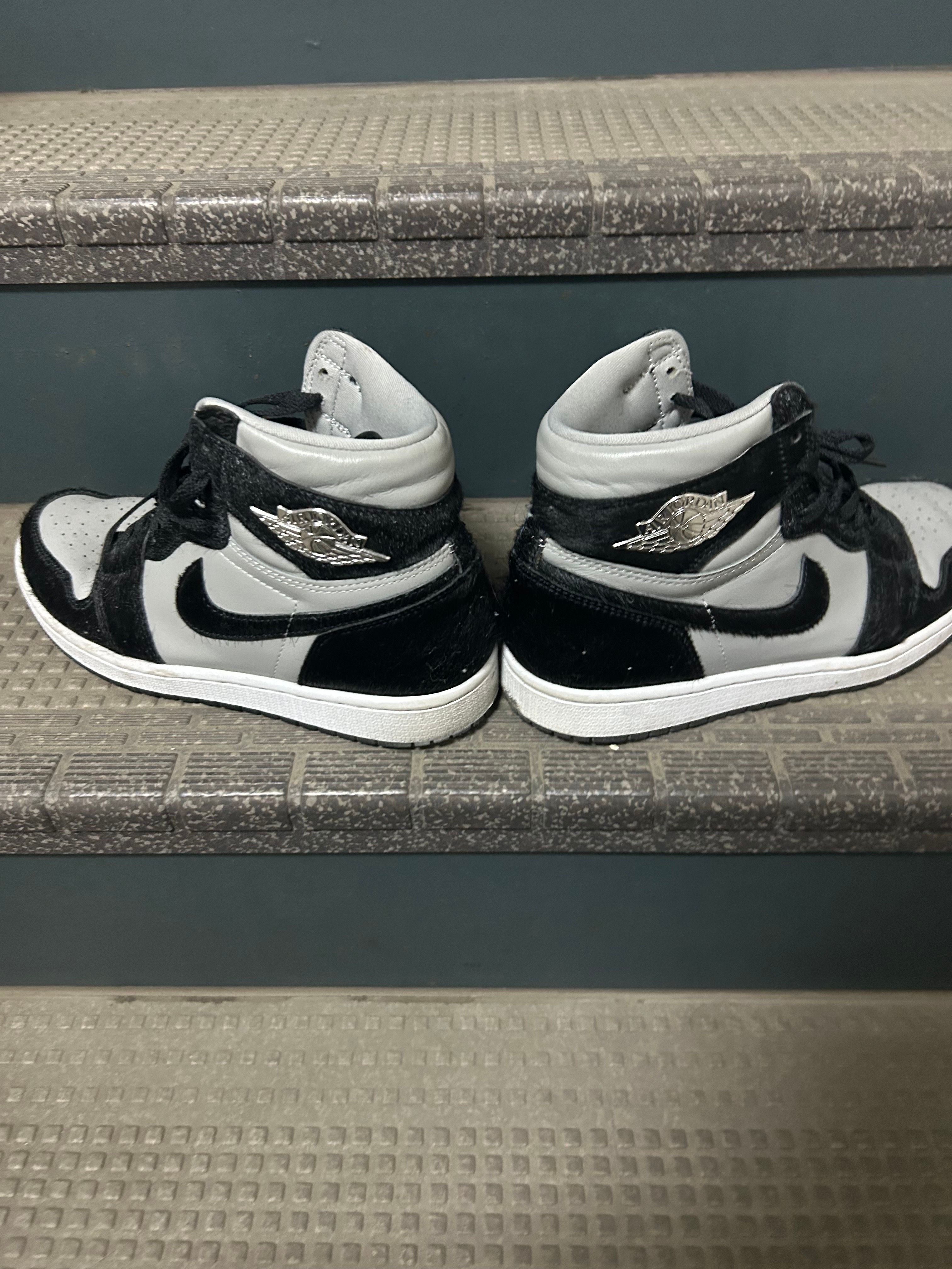 Nike Women's Air Jordan 1 Retro High OG "Medium Grey"