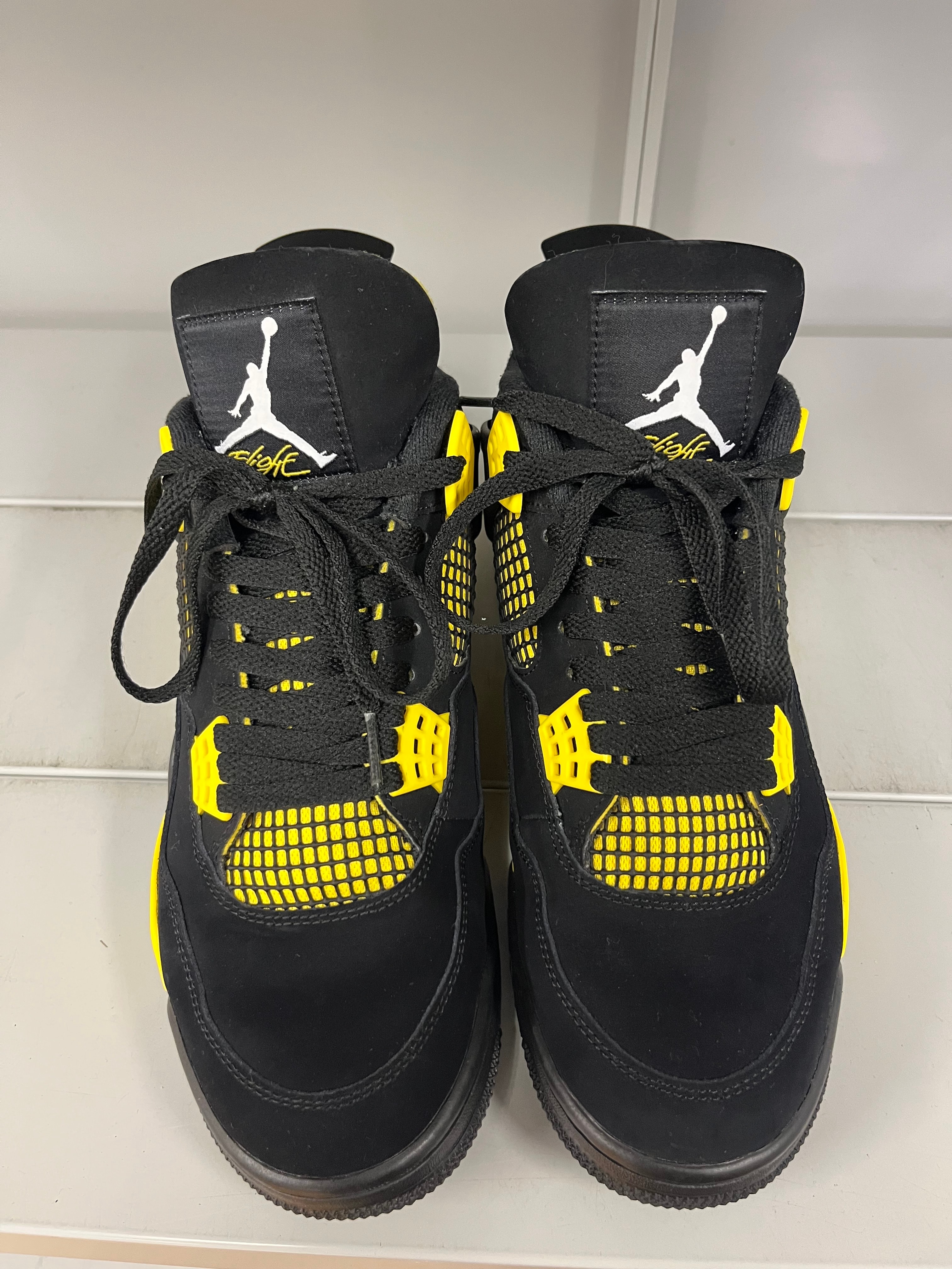 Nike Air Jordan 4 Retro "Thunder"(2023)