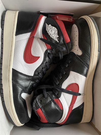 Nike Air Jordan 1 Retro High "Black/White/Sail/Gym Red"