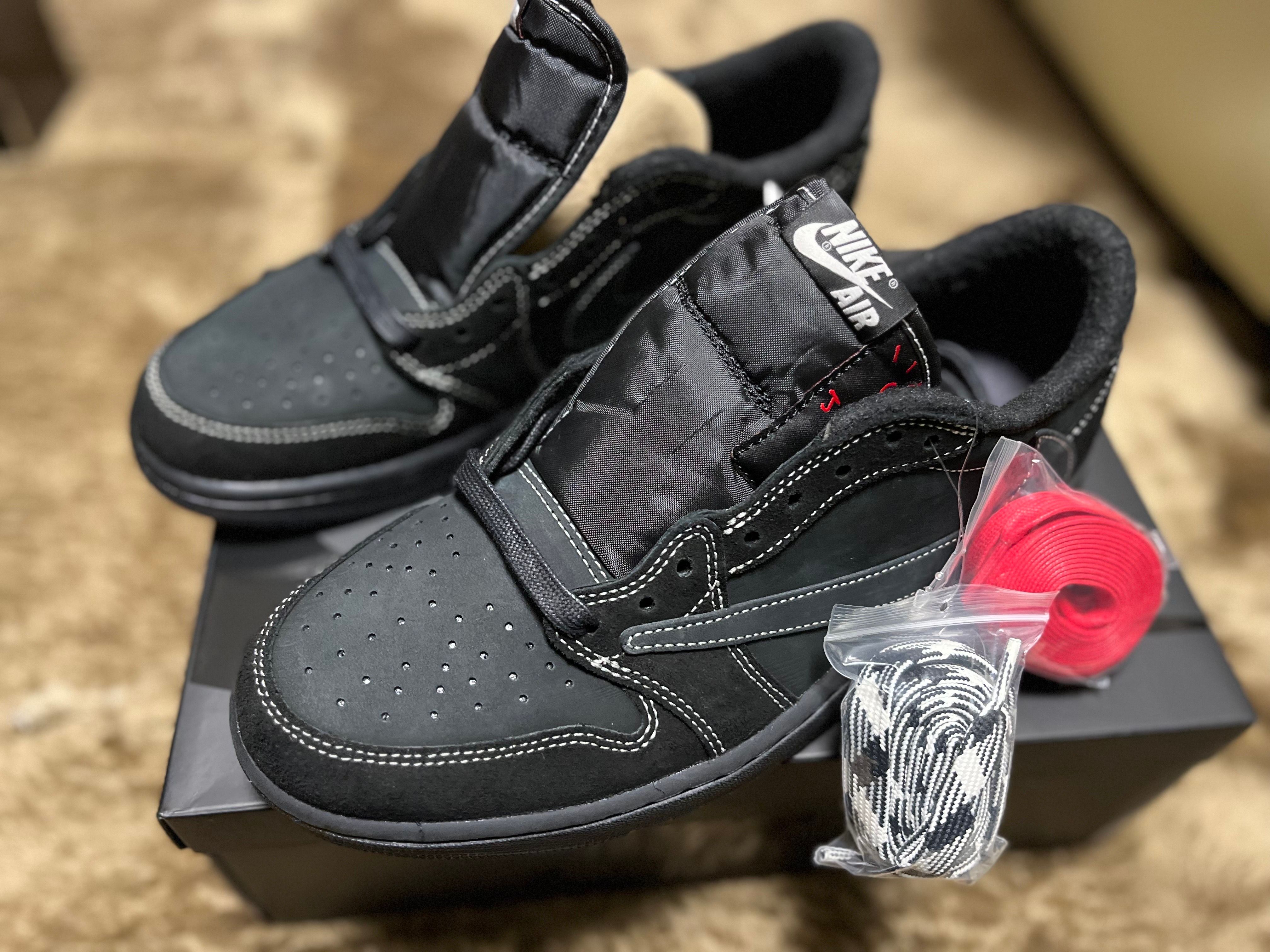 Travis Scott × Nike Air Jordan 1 Low OG SP "Black Phantom"