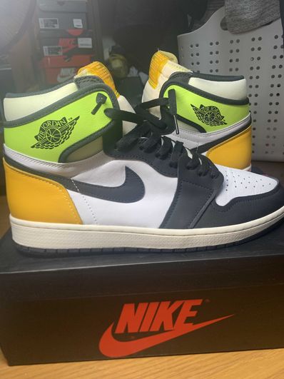Nike Air Jordan 1 High OG "Volt Gold"