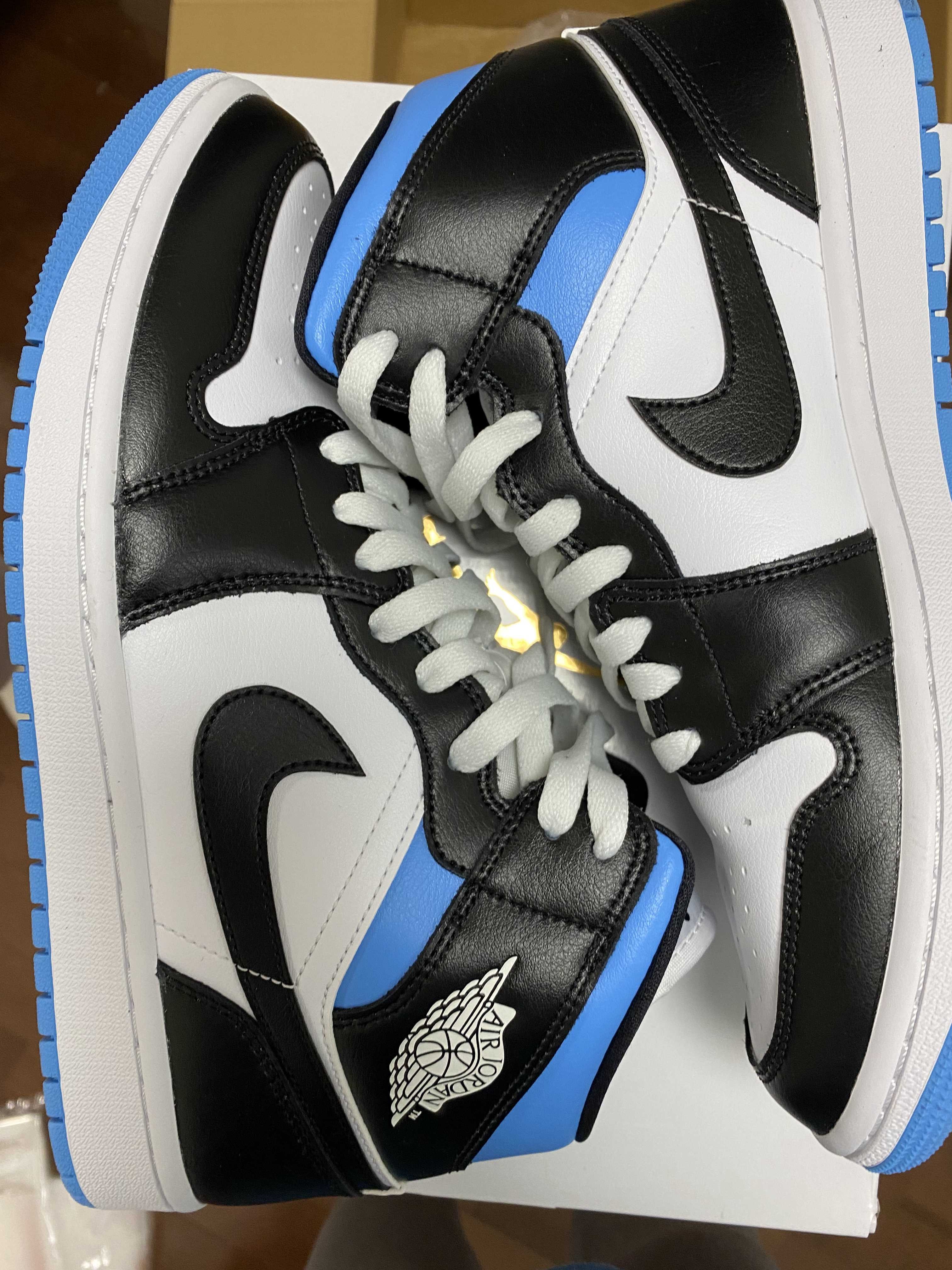 Nike Women's Air Jordan 1 Mid "Black/University Blue"