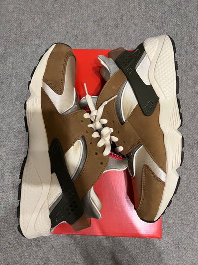 Stussy × Nike Air Huarache "Desert Oak"