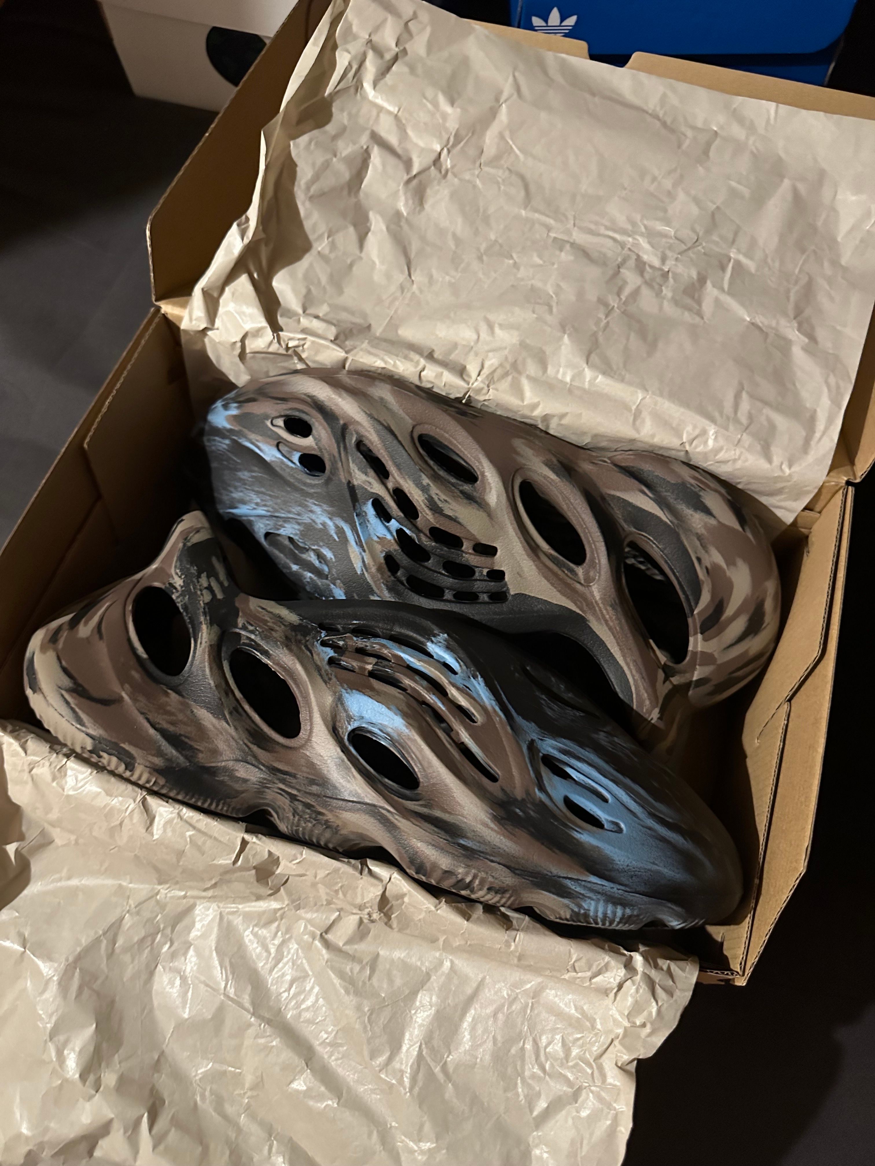 adidas YEEZY Foam Runner "MX Cinder"