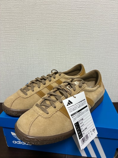 adidas Tobacco "Pantone/Mesa/Gum"