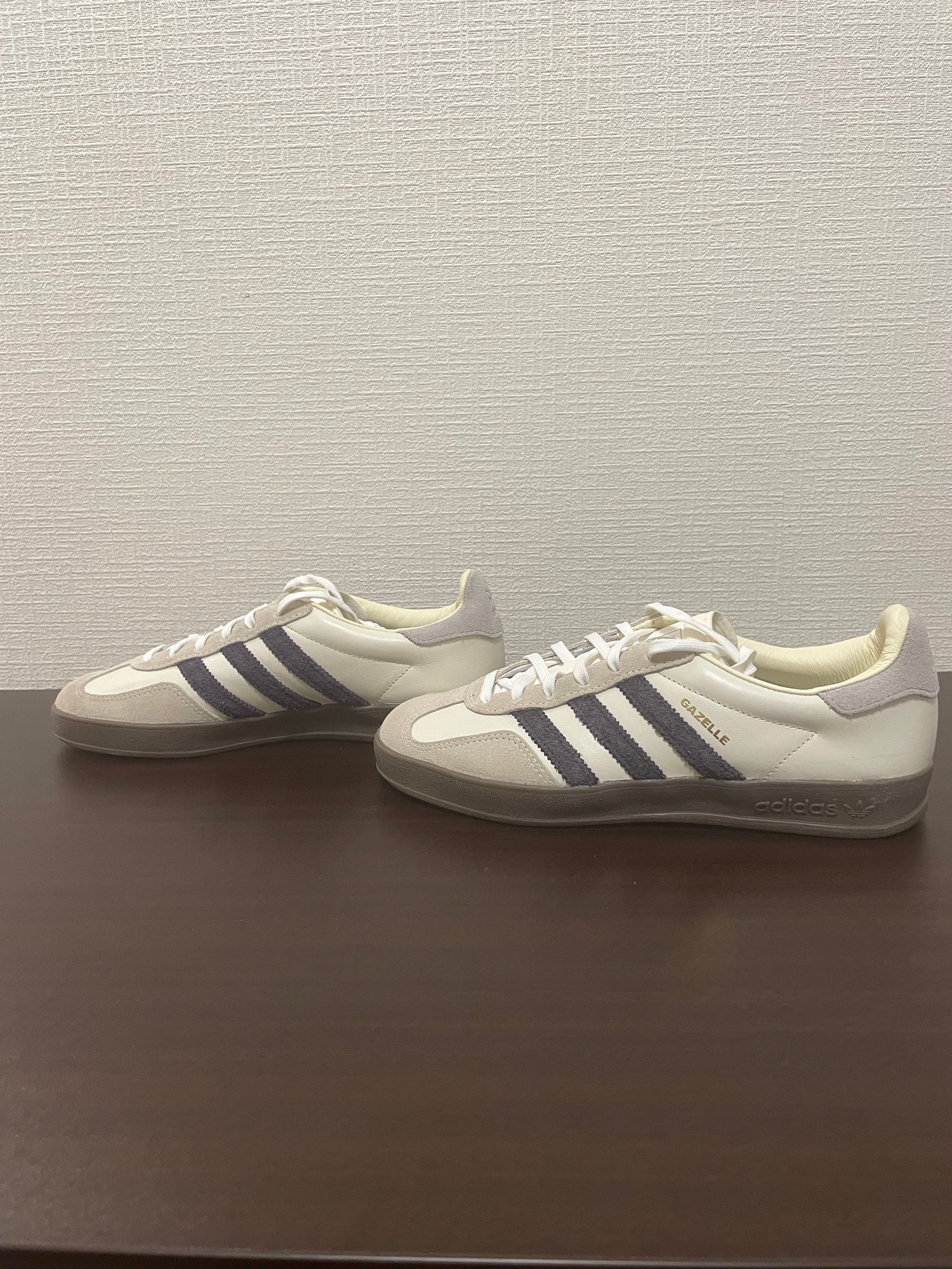 emmi Exclusive adidas Gazelle Indoor "Off White/Aurora Black/Gum"
