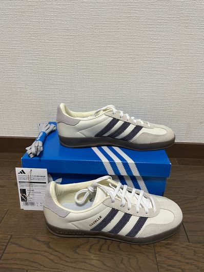 emmi Exclusive adidas Gazelle Indoor "Off White/Aurora Black/Gum"