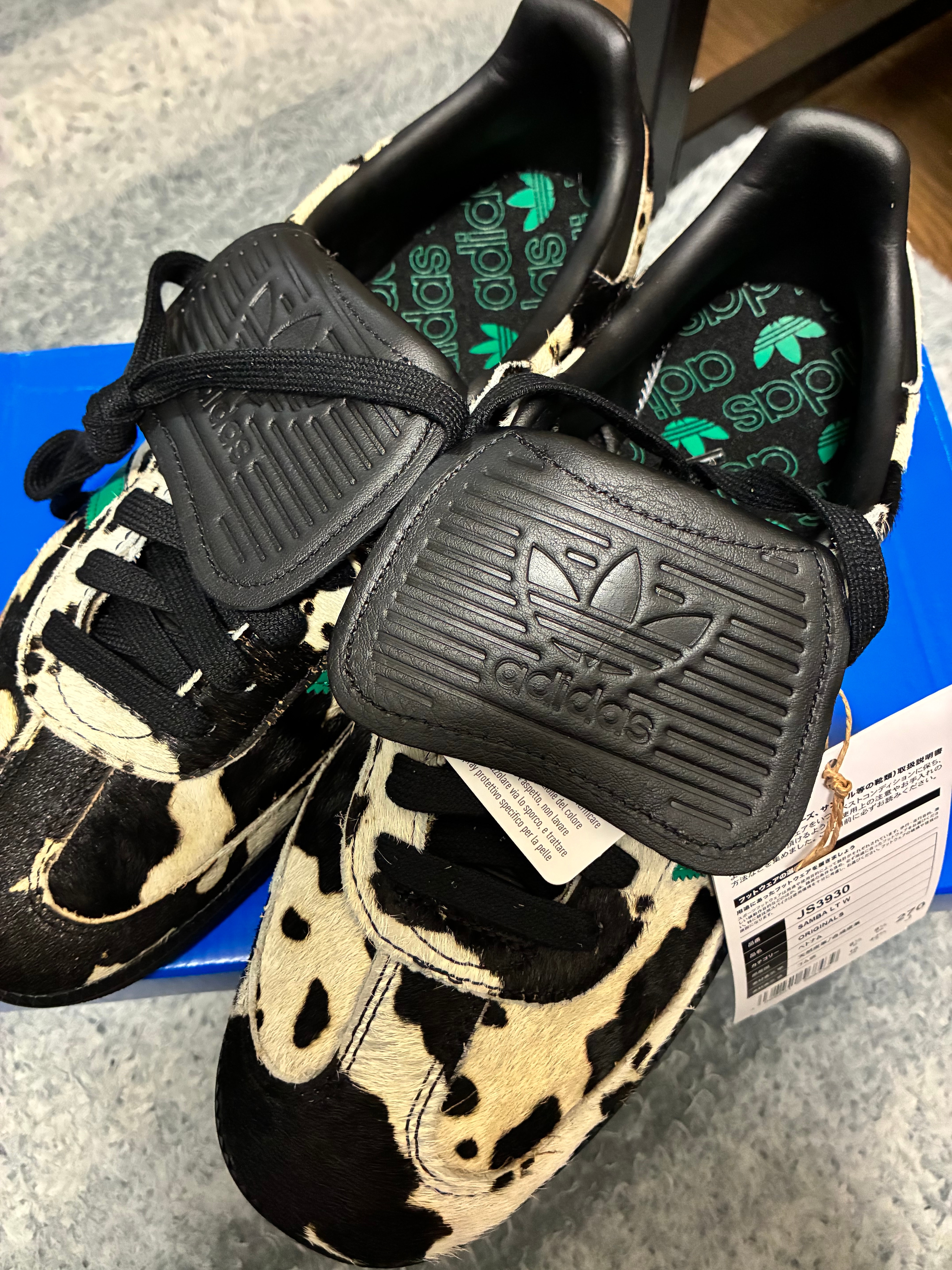 アディダス ウィメンズ サンバ LT "カウプリント/コアブラック"