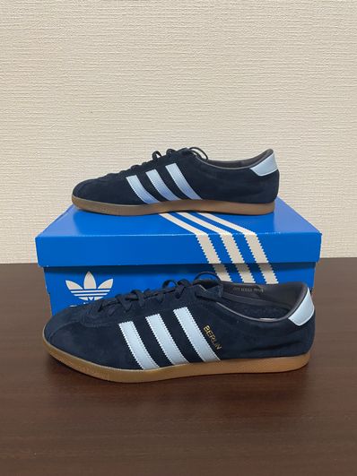 adidas Berlin "College Navy/Pantone/Off White" (2022)