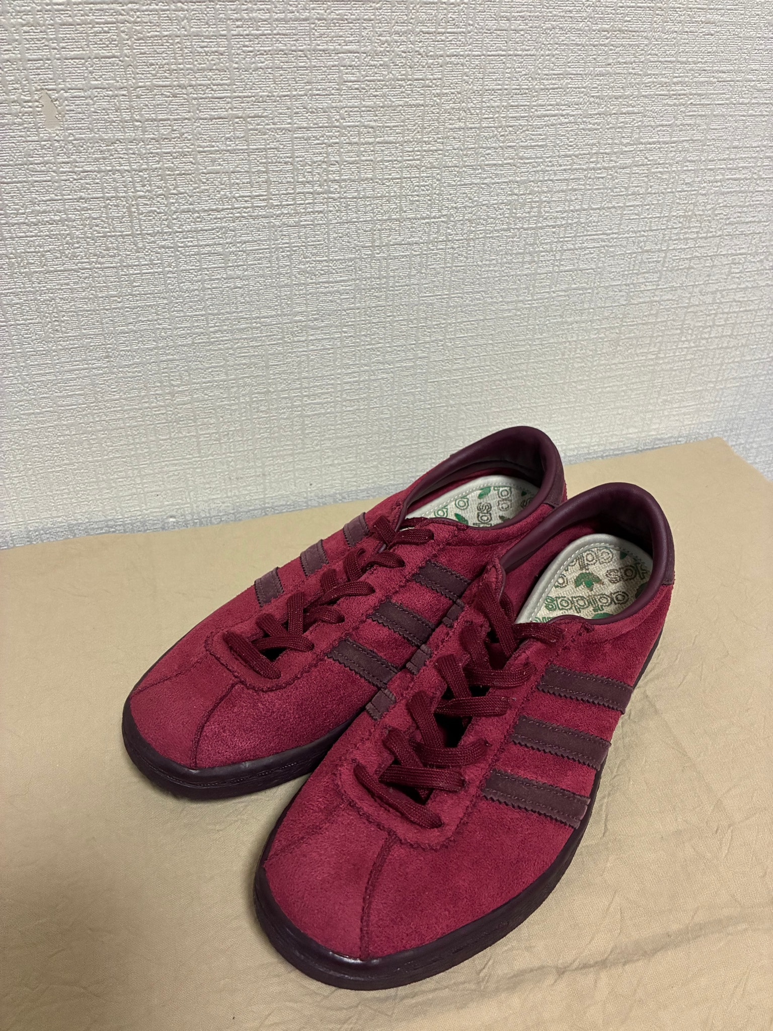 adidas Tobacco Gruen "College Burgundy"