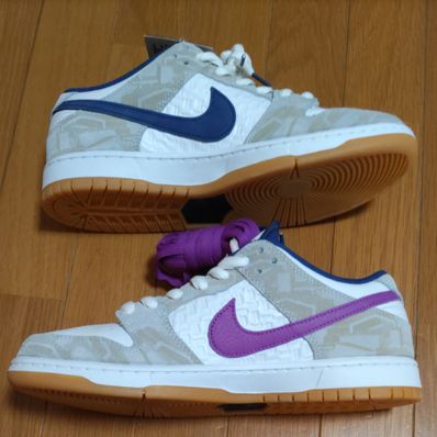 Rayssa Leal × Nike SB Dunk Low PRM "Pure Platinum and Vivid Purple"