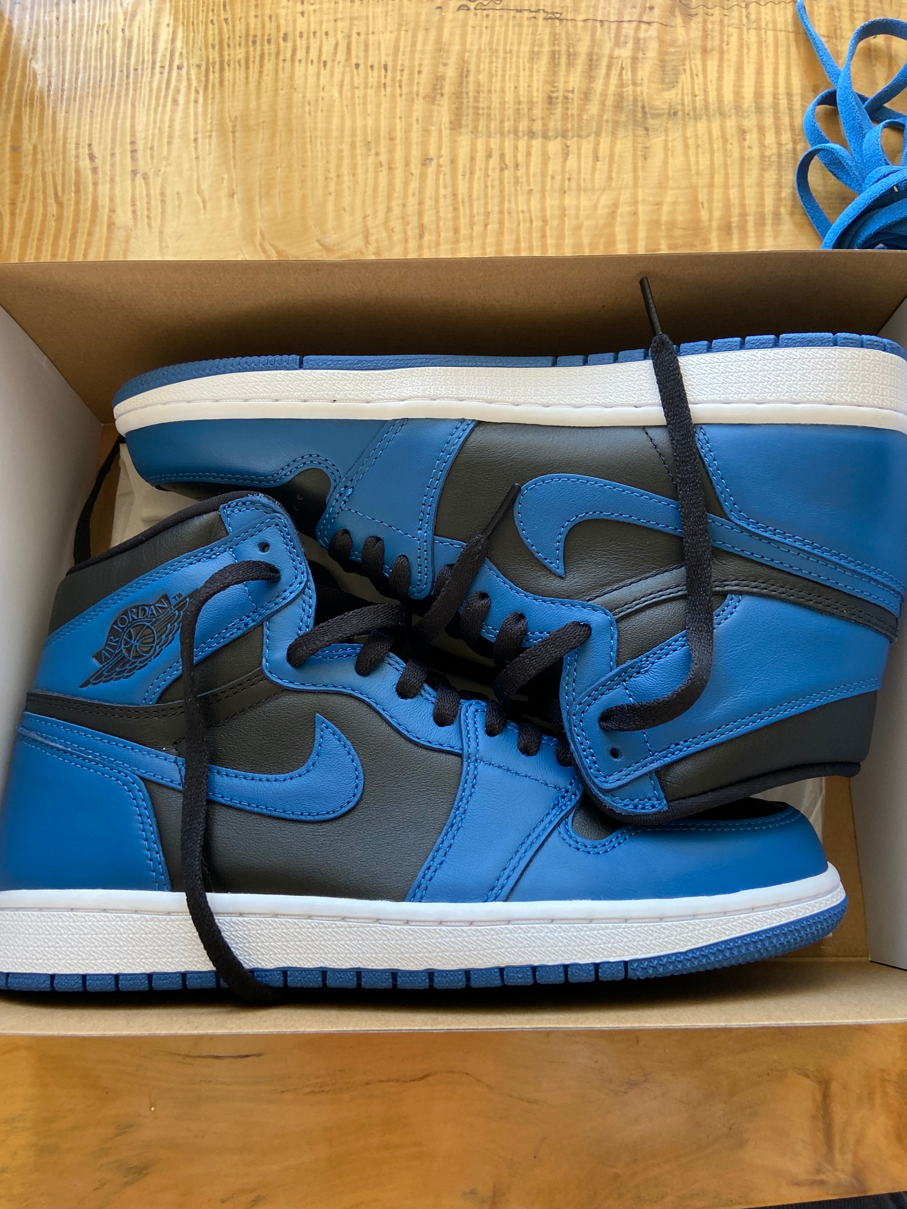 Nike Air Jordan 1 Retro High OG "Dark Marina Blue"