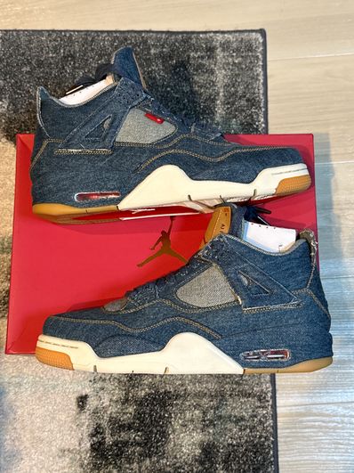 NIKE × LEVI'S AIR JORDAN 4