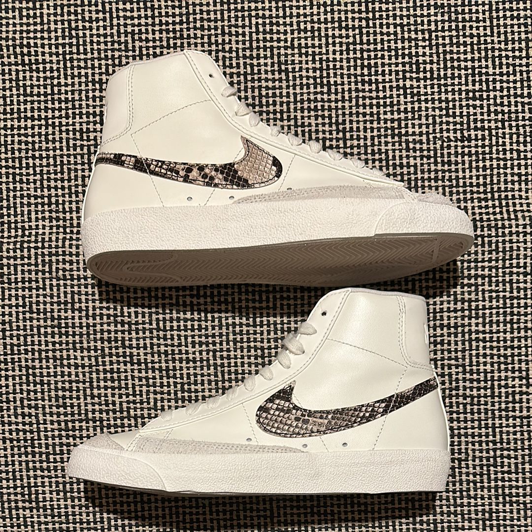 NIKE Women's BLAZER MID '77 "SNAKE"
