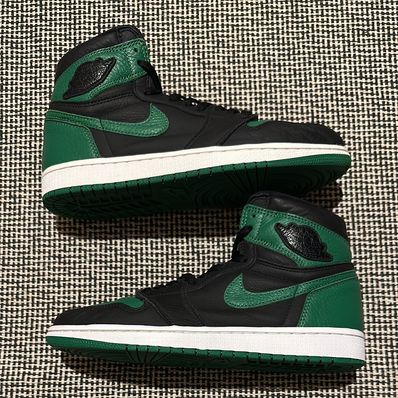 Nike Air Jordan 1 Retro High OG "Black/Pine Green" (2020)
