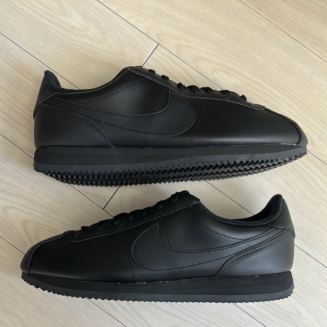 ナイキ コルテッツ ベーシック レザー "トリプル ブラック"