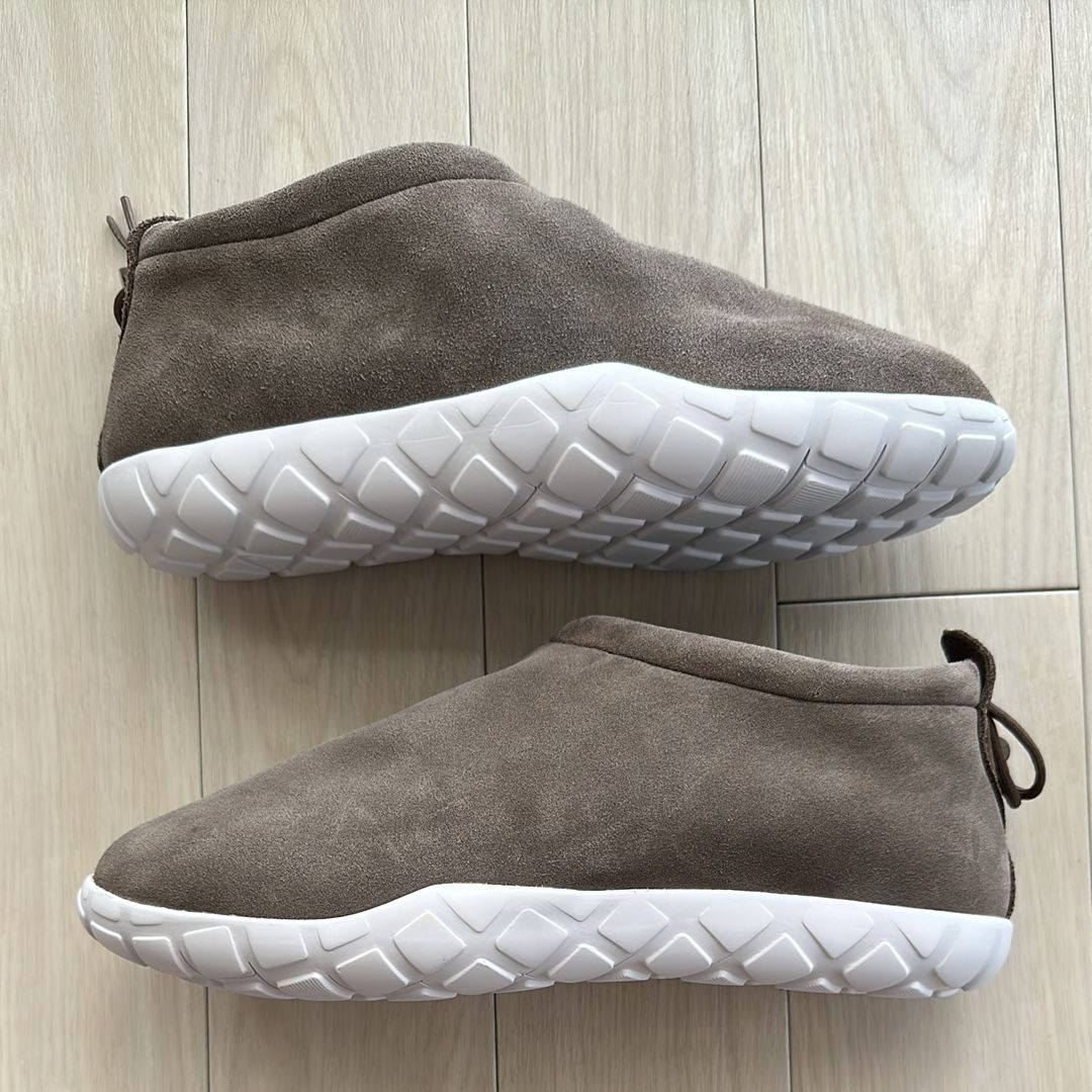 ナイキ エアモックウルトラ "ライトトープ/パロミノ/ホワイト"