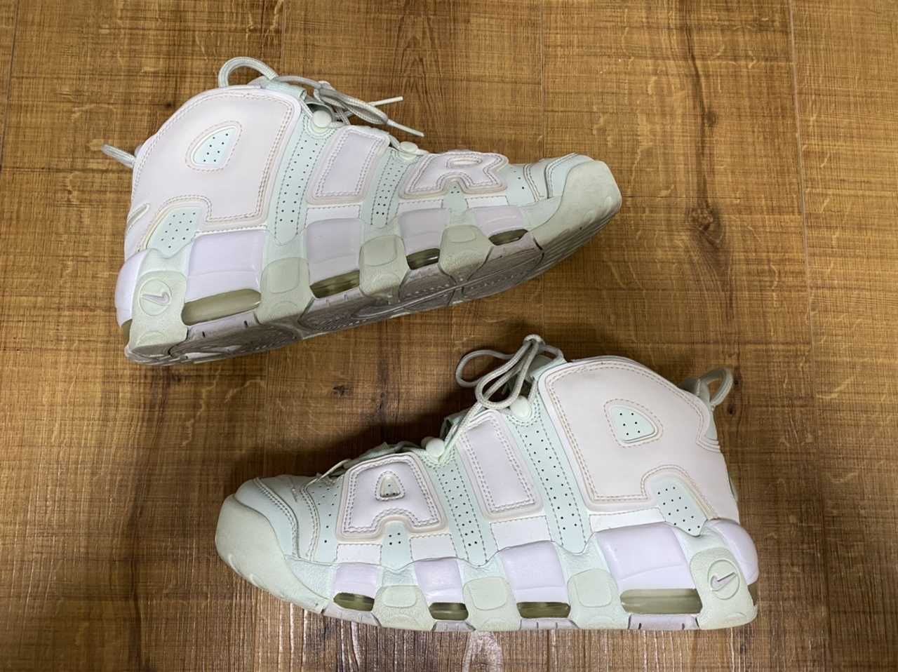 NIKE Women's AIR MORE UPTEMPO "BARLEY GREEN"
