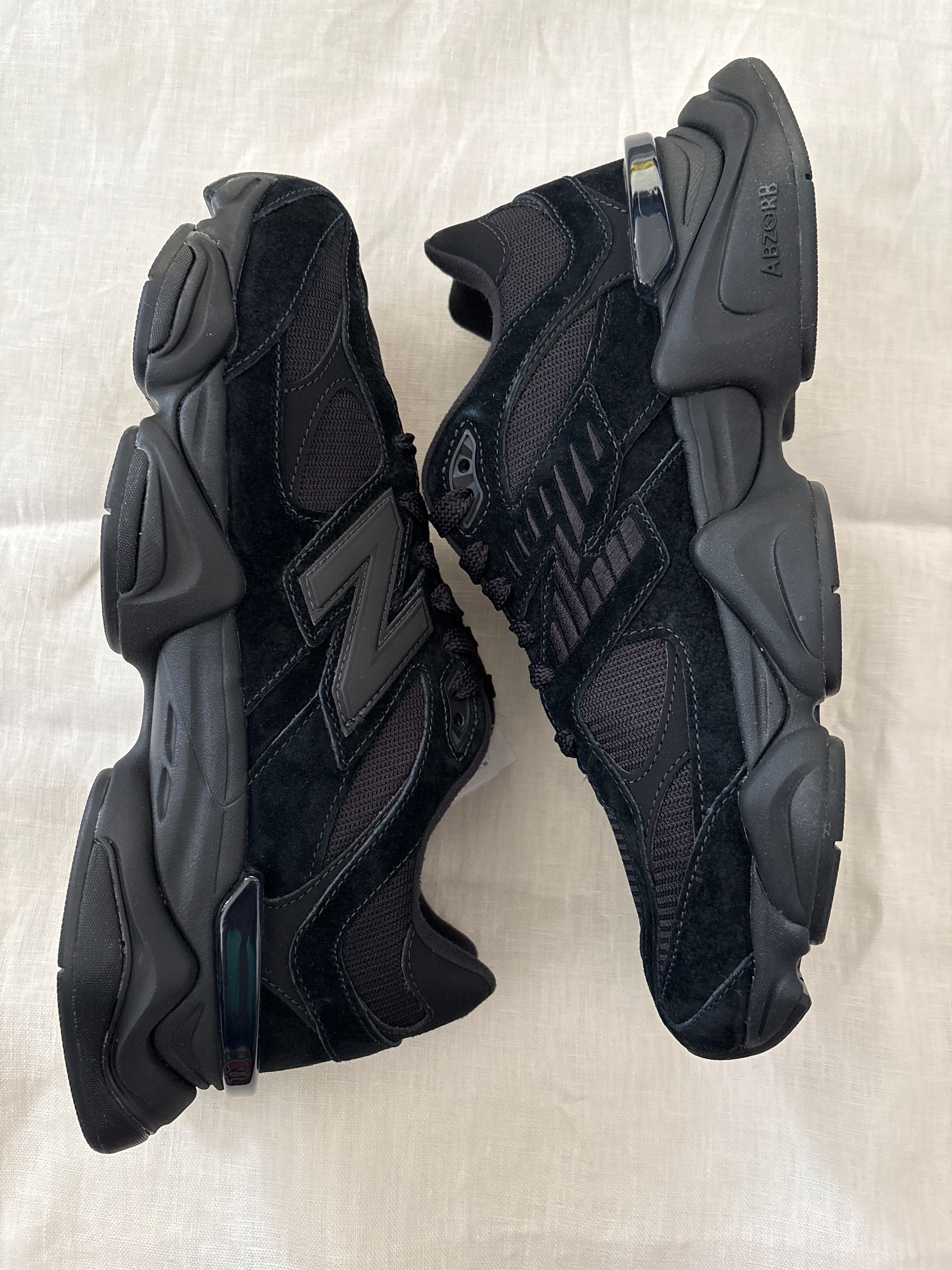 New Balance 9060 "Triple Black"