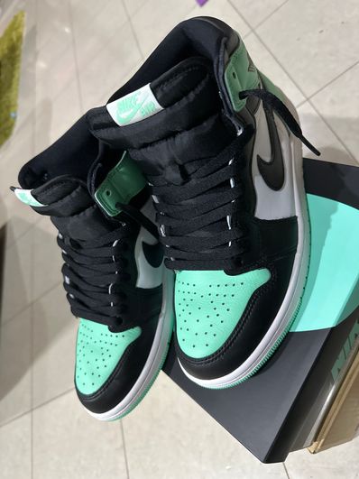Nike Air Jordan 1 High OG "Green Glow"