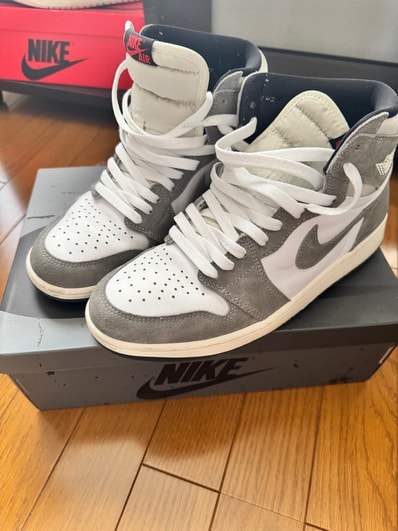 Nike Air Jordan 1 Retro High OG "Black and Smoke Grey"