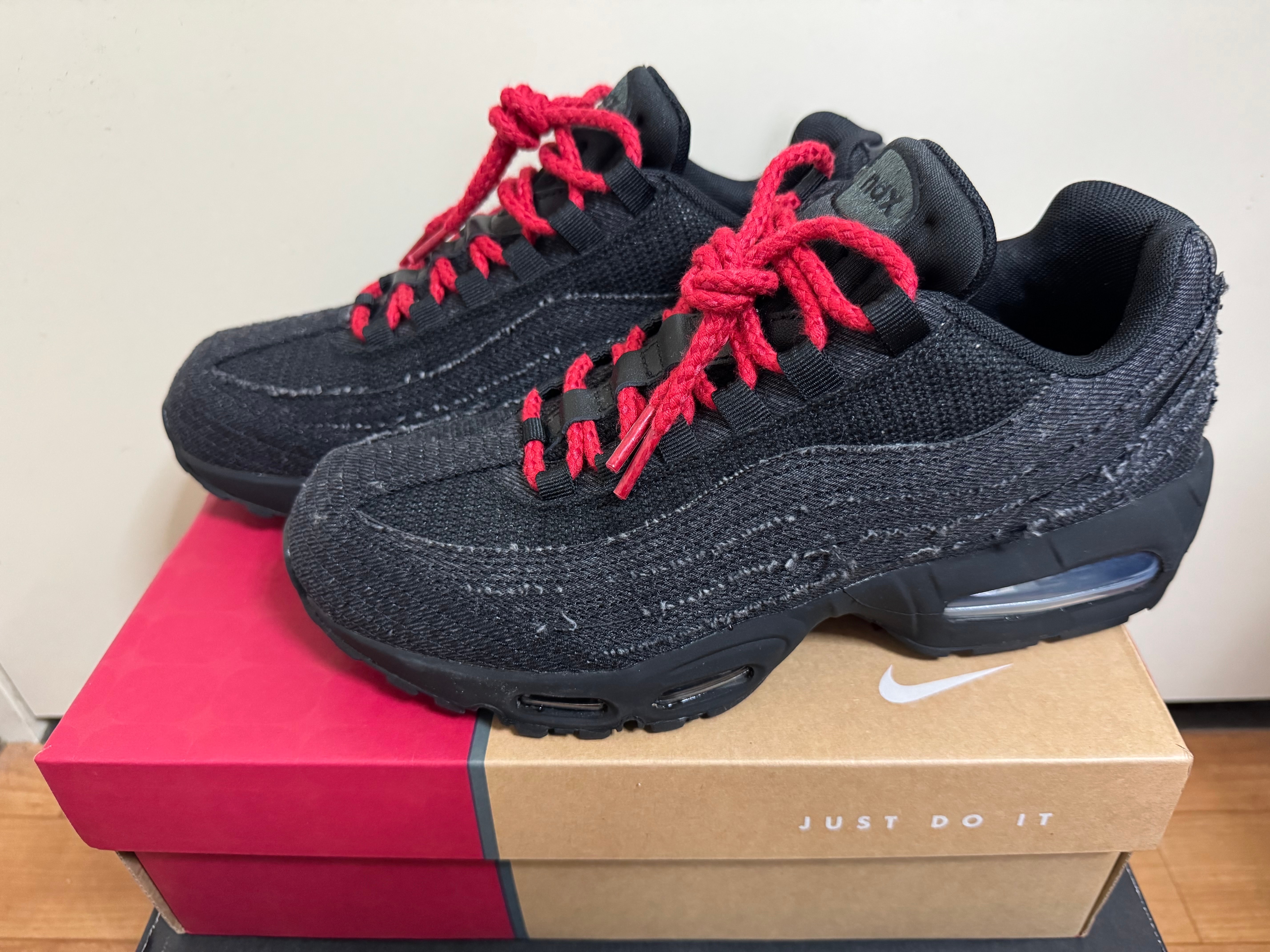 Levi's × Nike Air Max 95 OG "Denim Black"